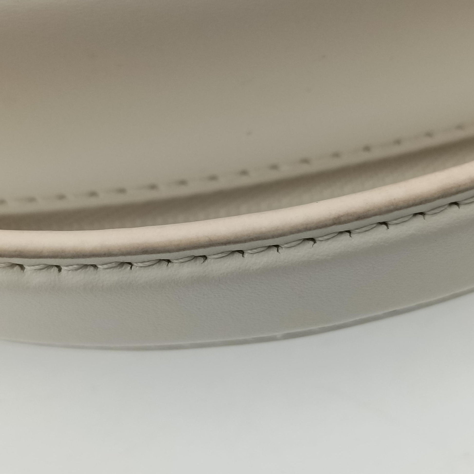 Oval Camera Bag White Leather 43-MA-0253オーバル カメラバッグ ホワイト レザー 43-MA-0253