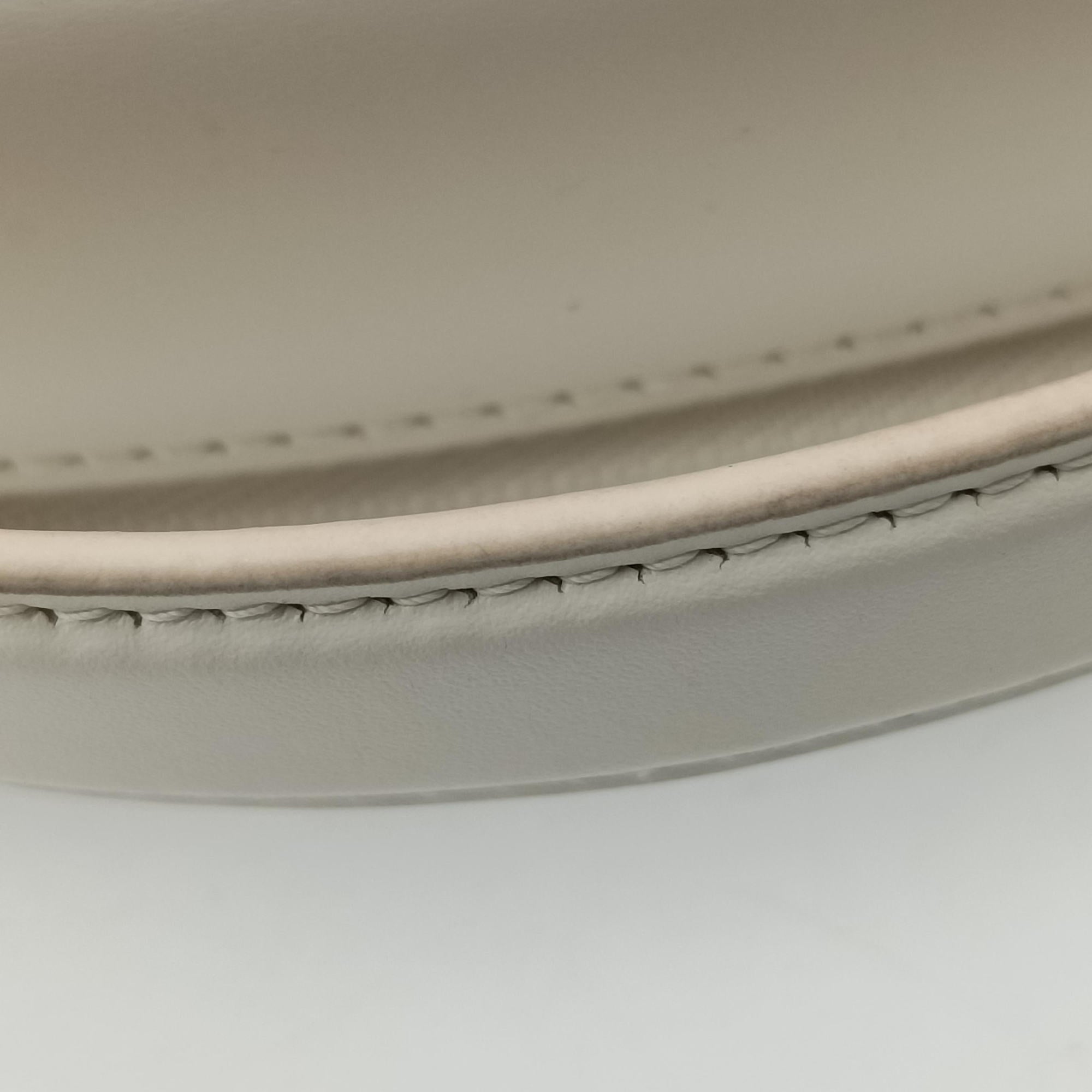 Oval Camera Bag White Leather 43-MA-0253オーバル カメラバッグ ホワイト レザー 43-MA-0253