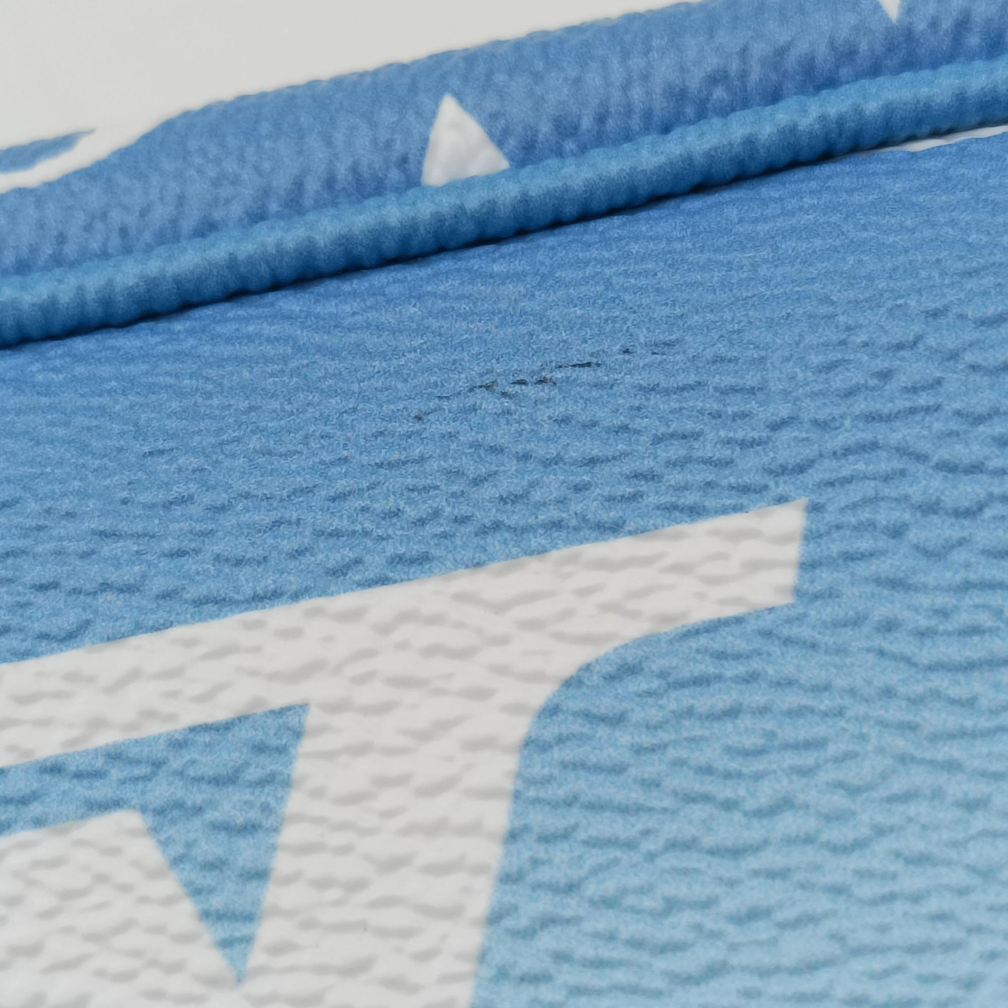 MULTI POCHETTE ACCESSOIRES Blue Gradient Monogram Giant M57633 SP0291ミュルティ ポシェット アクセソワール ブルーグラデーション モノグラム ジャイアント M57633 SP0291