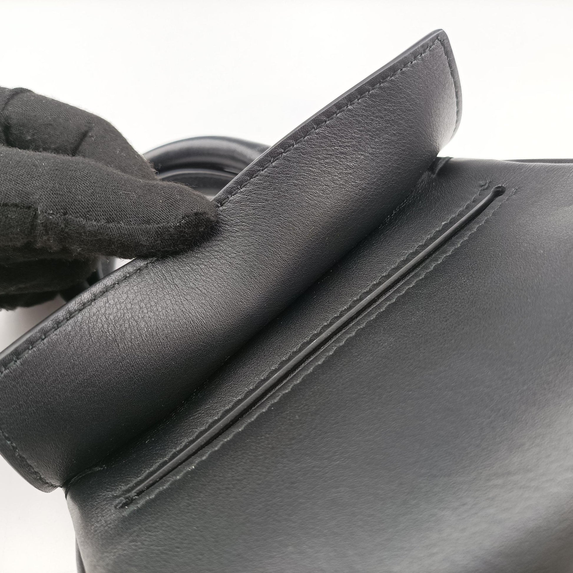 Studio Black Leather FE-21 H672スタジオ ブラック レザー FE-21 H672