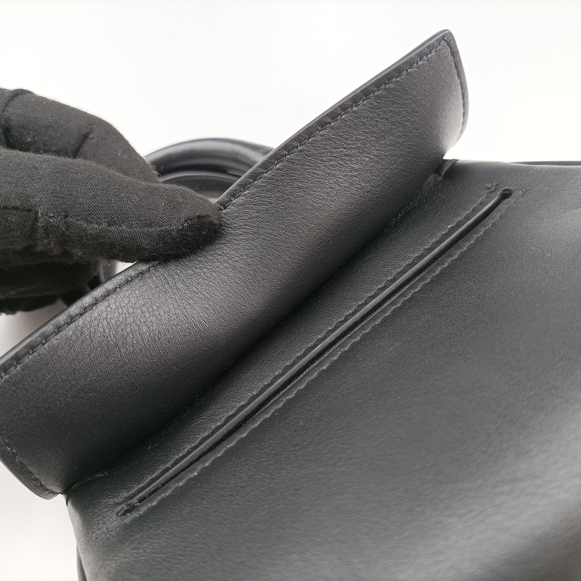 Studio Black Leather FE-21 H672スタジオ ブラック レザー FE-21 H672