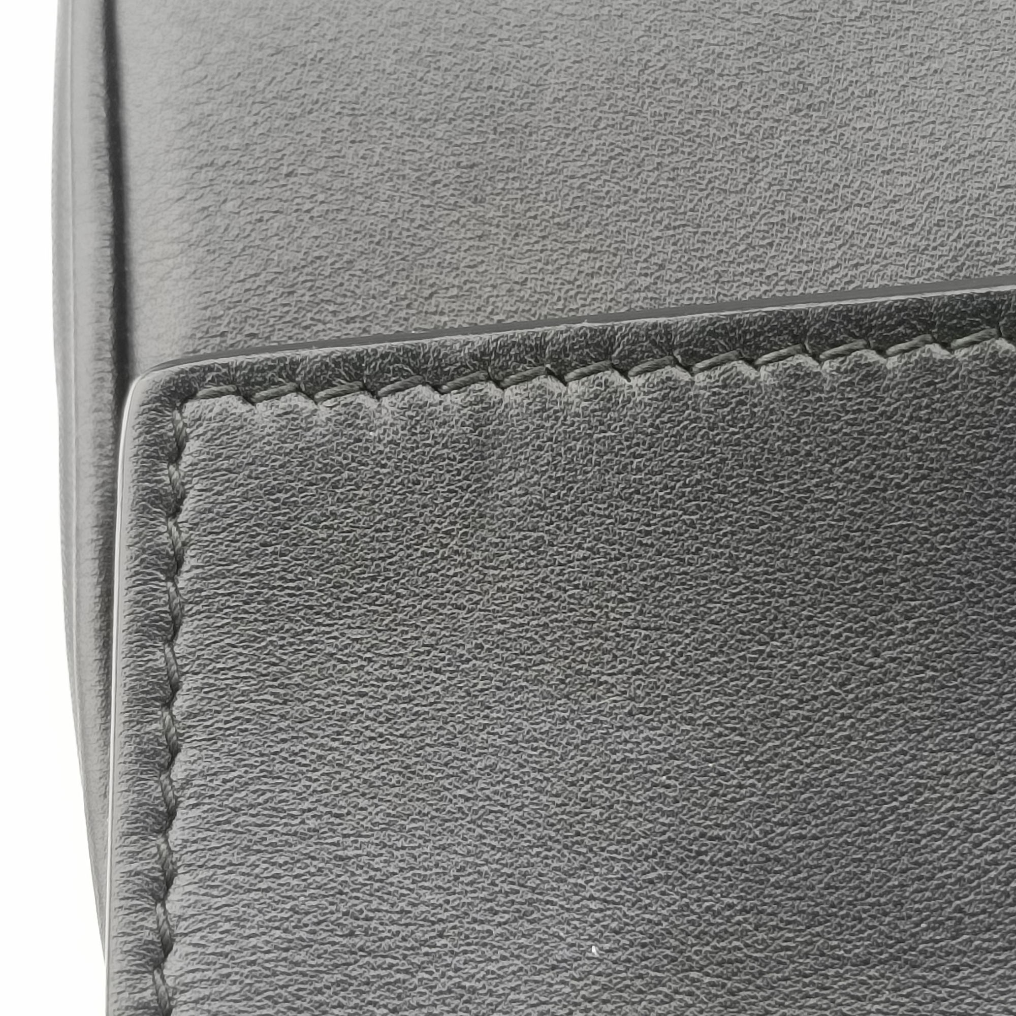 Studio Black Leather FE-21 H672スタジオ ブラック レザー FE-21 H672