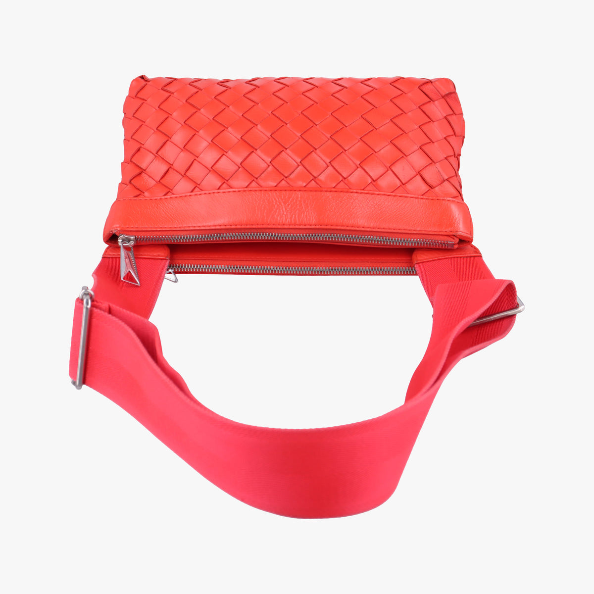 Intrecciato Red lambskin P01432486Wイントレチャート レッド ラムスキン P01432486W