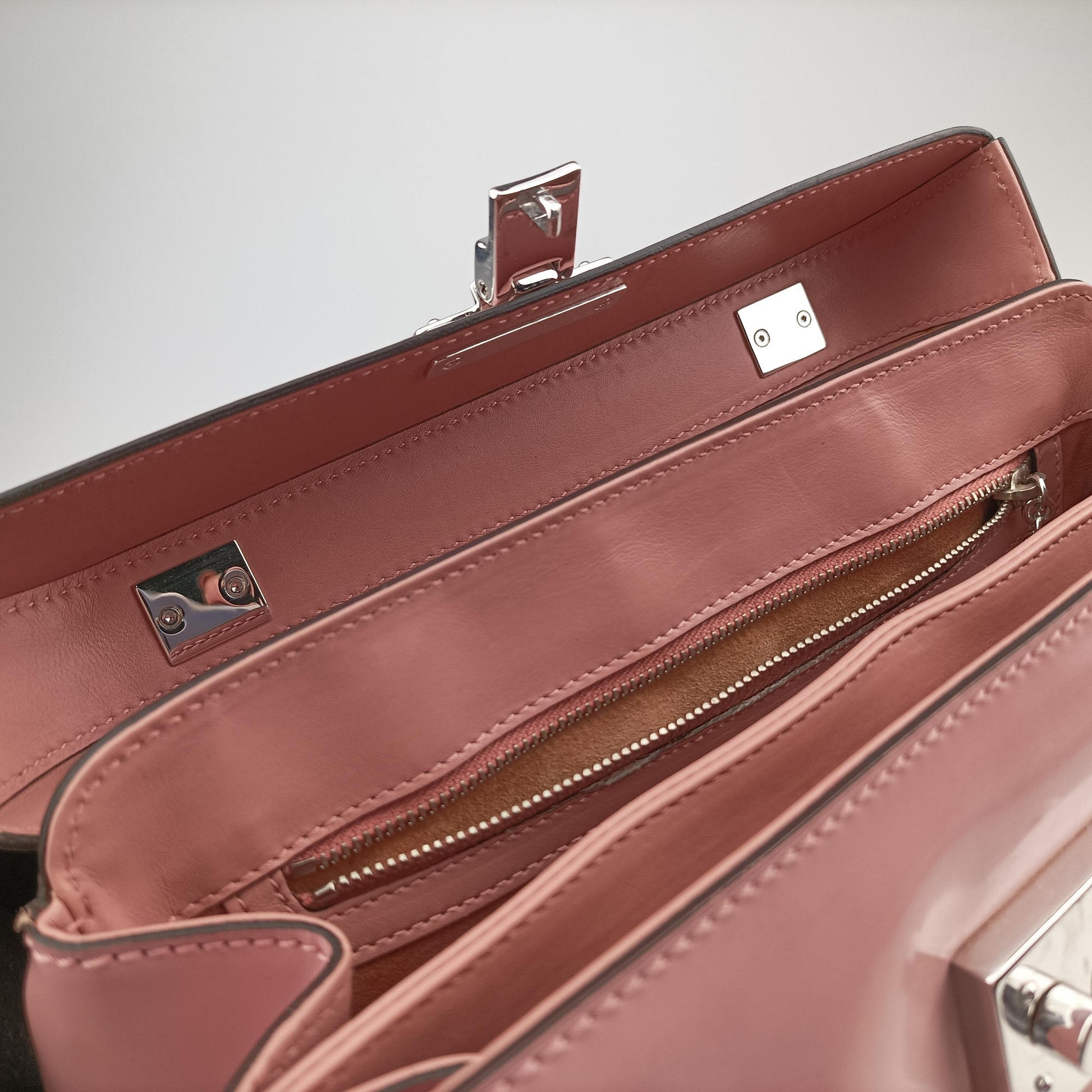 Bamboo Pink Leather 331830 E016923402バンブー ピンク レザー 331830 E016923402