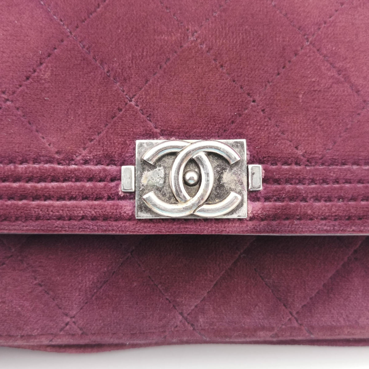 BOY CHANEL Chain Wallet Purple velour A68911 18555000ボーイシャネル チェーンウォレット パープル ベロア A68911 18555000