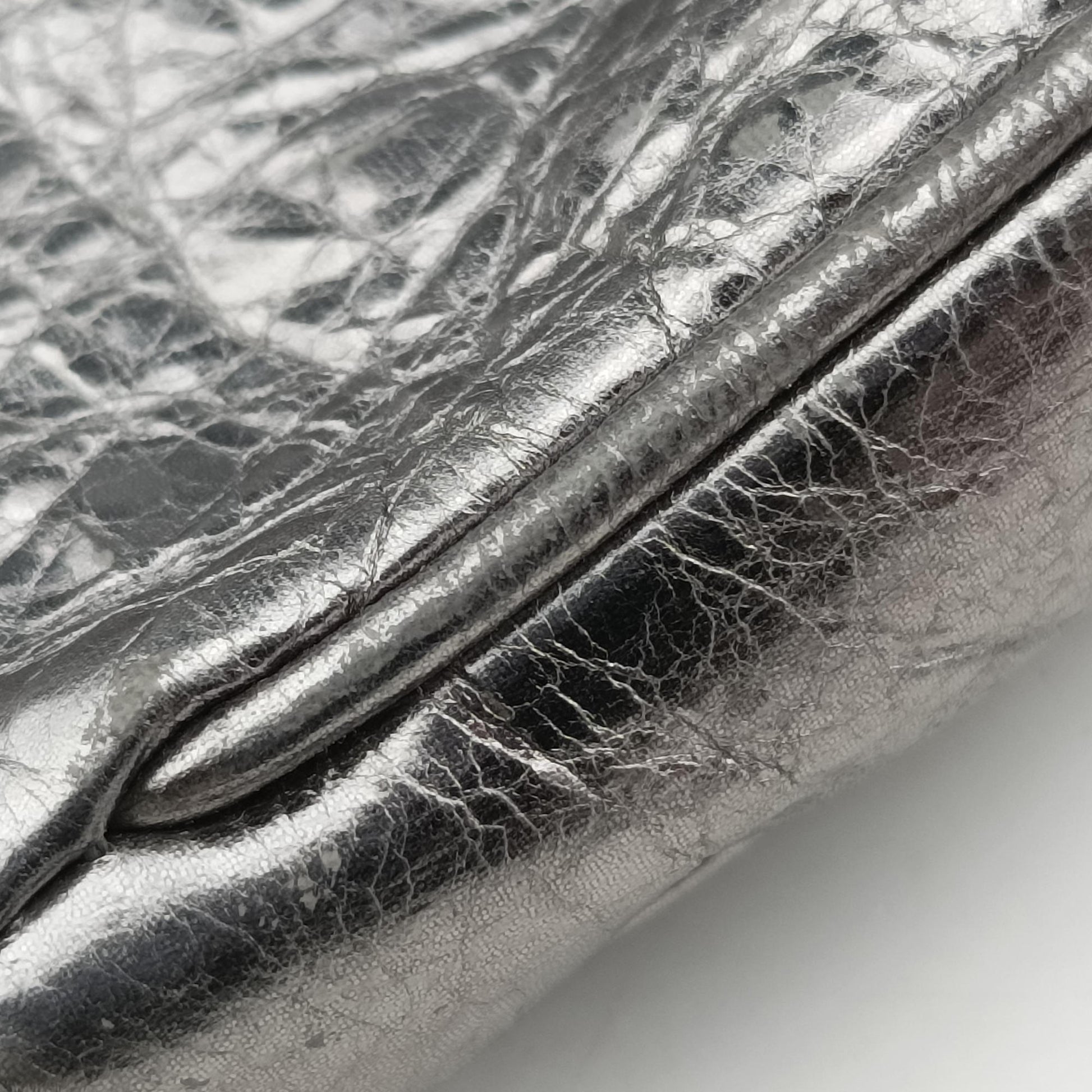 Le Cagole mini Silver lambskin 695814.8103.Q.000959ル カゴール ミニ シルバー ラムスキン 695814.8103.Q.000959