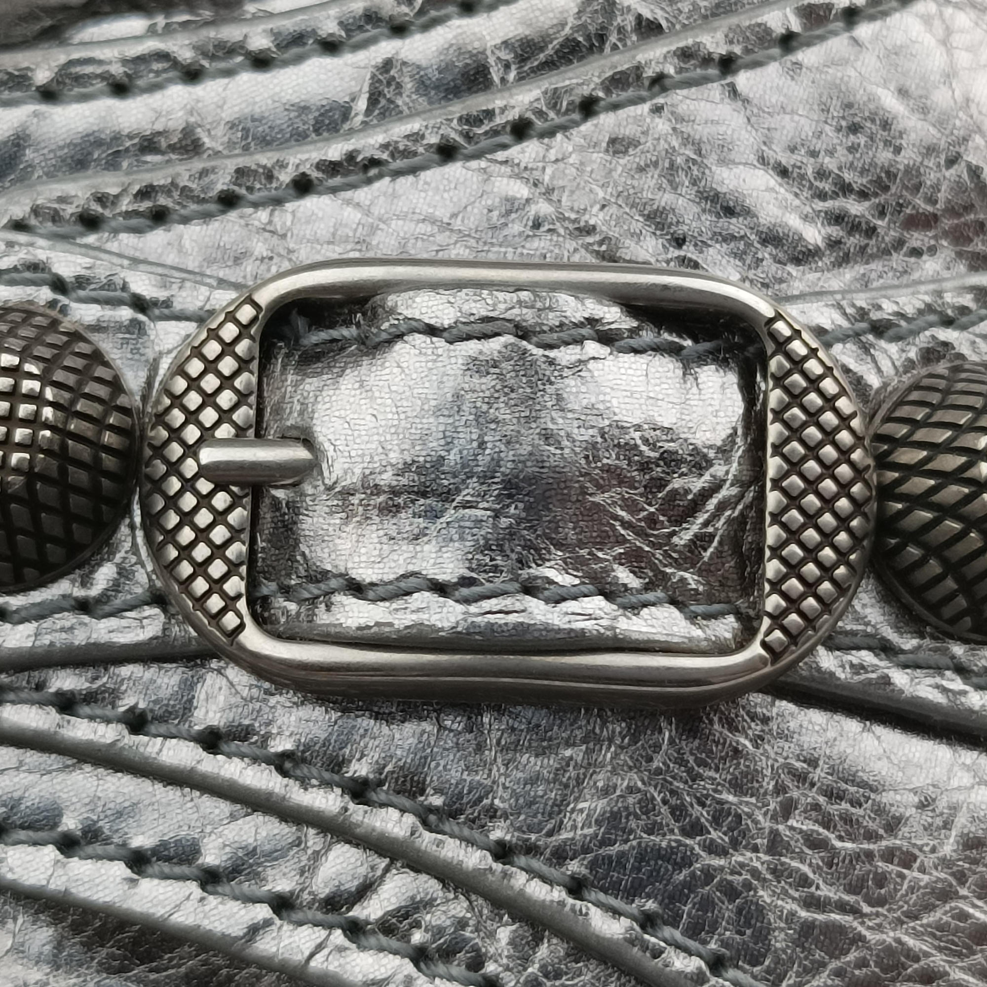 Le Cagole mini Silver lambskin 695814.8103.Q.000959ル カゴール ミニ シルバー ラムスキン 695814.8103.Q.000959