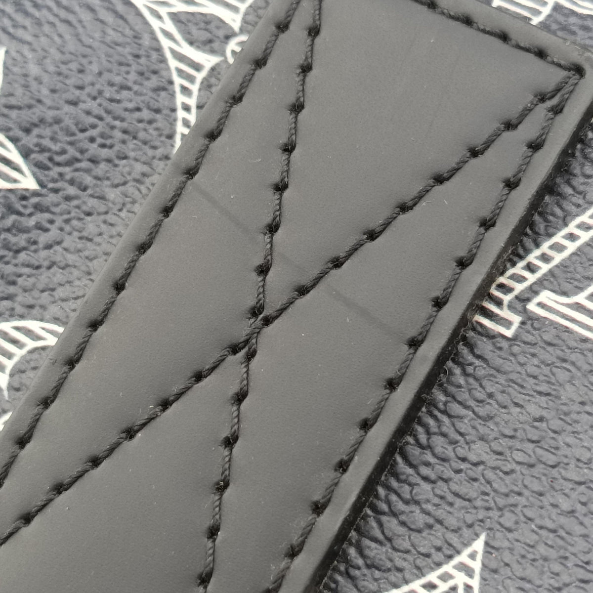 Jake & Dinos Chapman Brothers Giraffe Navy Monogram Savannah M54127 RI5116 IC Chipジェイク アンド ディノス チャップマン ブラザーズ アンクル モノグラム サバンナ M54127 RI5116 ICチップ