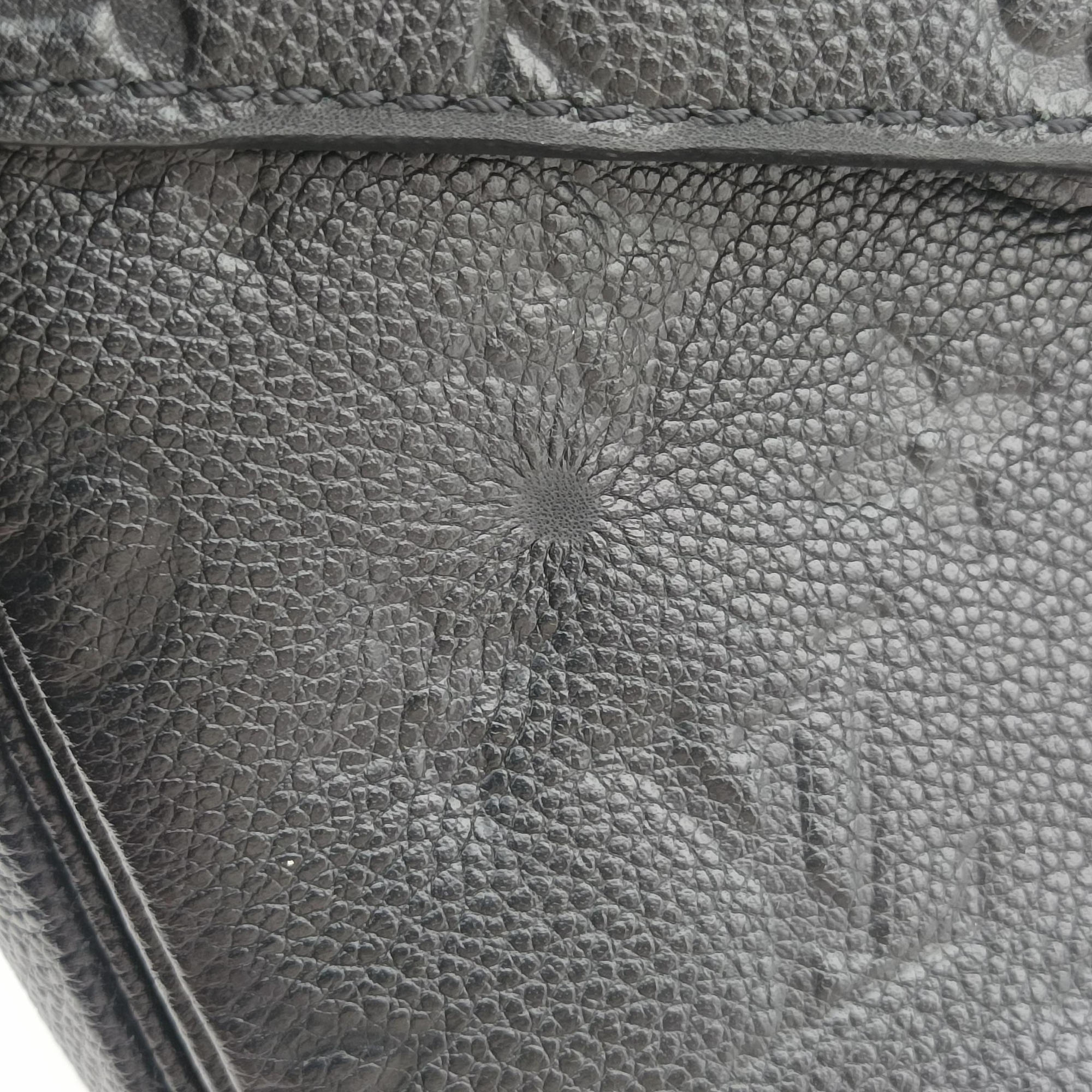 Pochette MeTIS MM Noir Monogram Empreinte M41487 AR3189ポシェットメティスMM ノワール モノグラム アンプラント M41487 AR3189