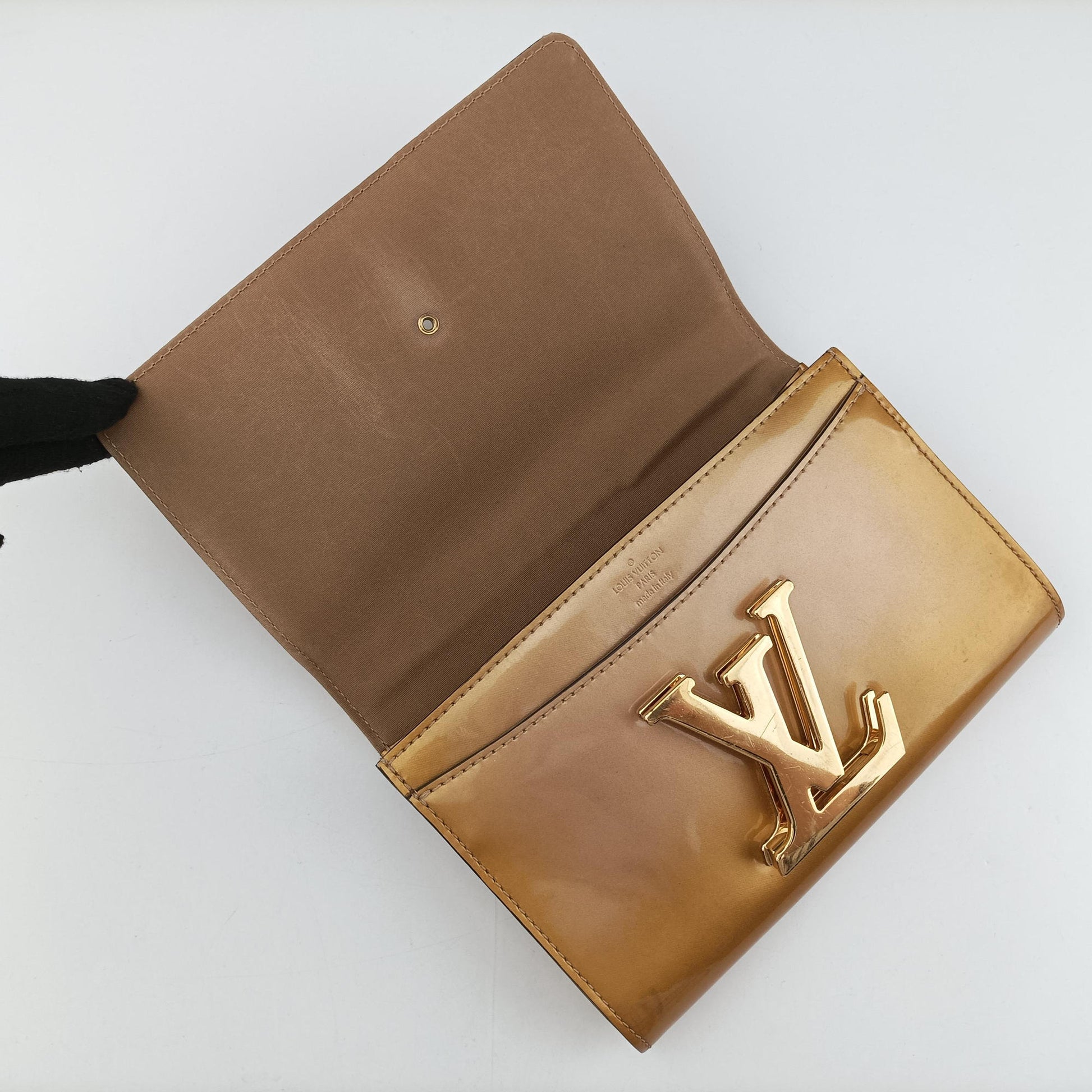 Pochette Louise MM Mustard Yellow Vernis PL4115ポシェット ルイーズMM マスタードイエロー ヴェルニ PL4115