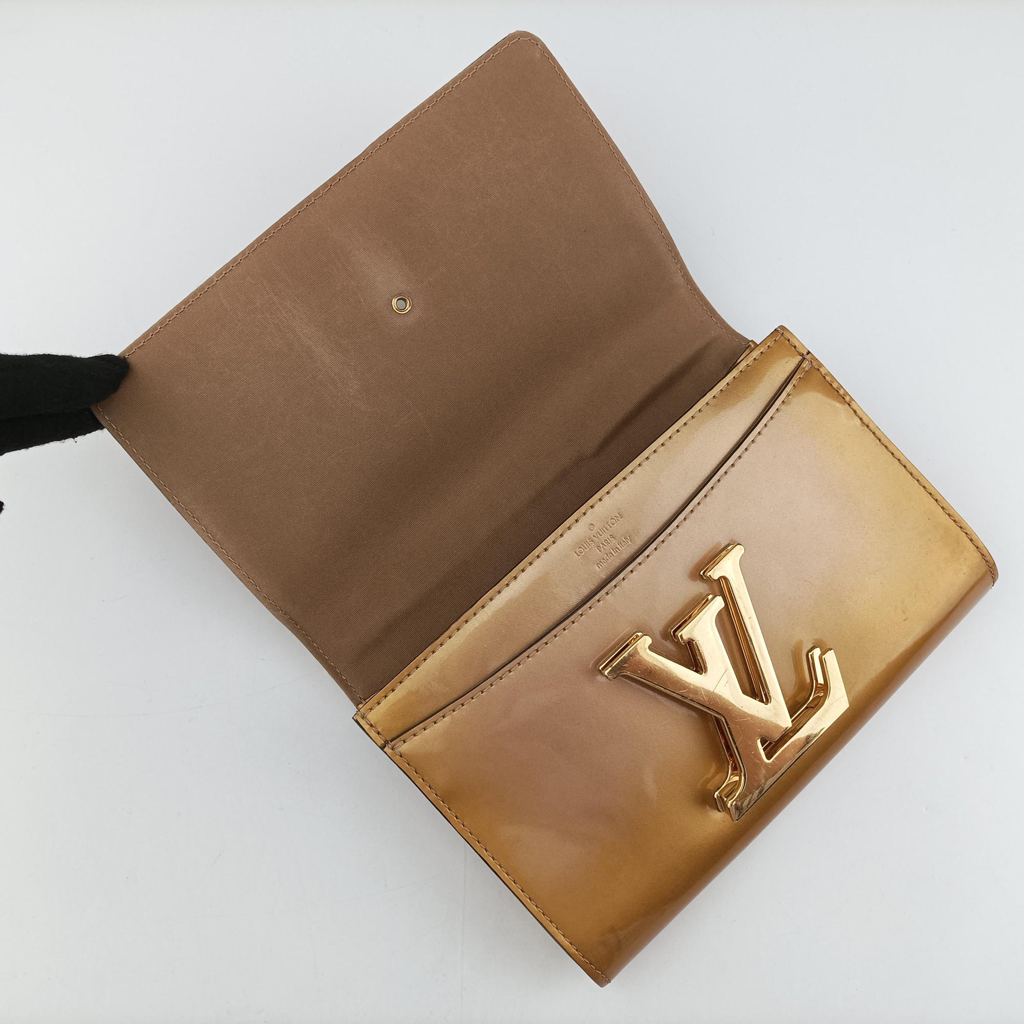 Pochette Louise MM Mustard Yellow Vernis PL4115ポシェット ルイーズMM マスタードイエロー ヴェルニ PL4115