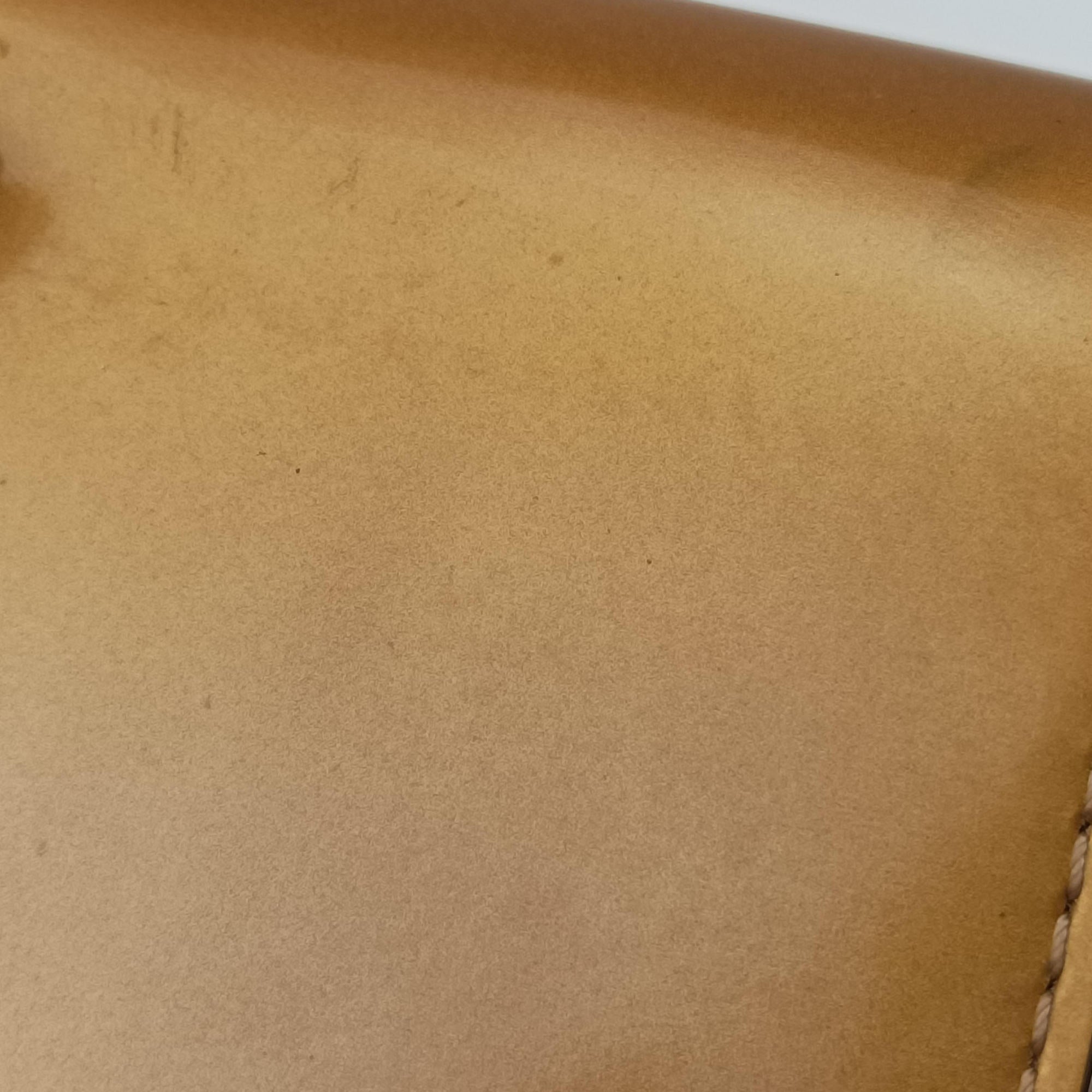 Pochette Louise MM Mustard Yellow Vernis PL4115ポシェット ルイーズMM マスタードイエロー ヴェルニ PL4115