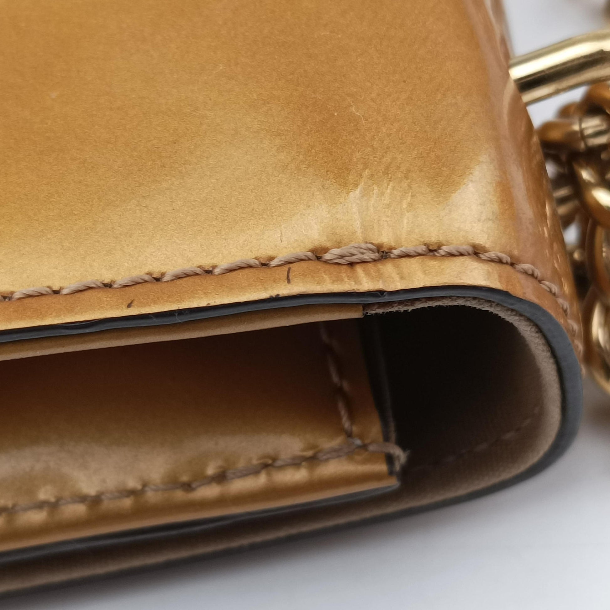 Pochette Louise MM Mustard Yellow Vernis PL4115ポシェット ルイーズMM マスタードイエロー ヴェルニ PL4115