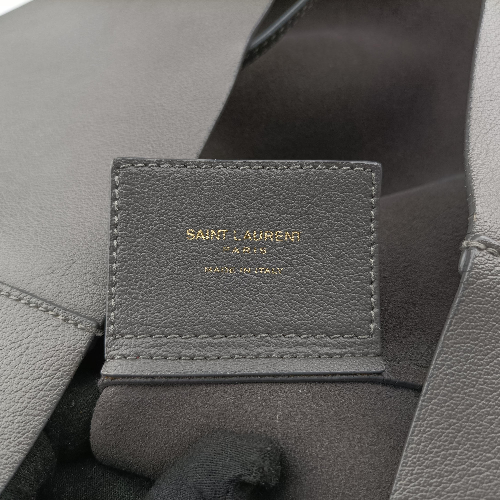 Pre-owned Yves Saint Laurent Shopper Grey Leather 600281 shoulderbag | stylenewstar