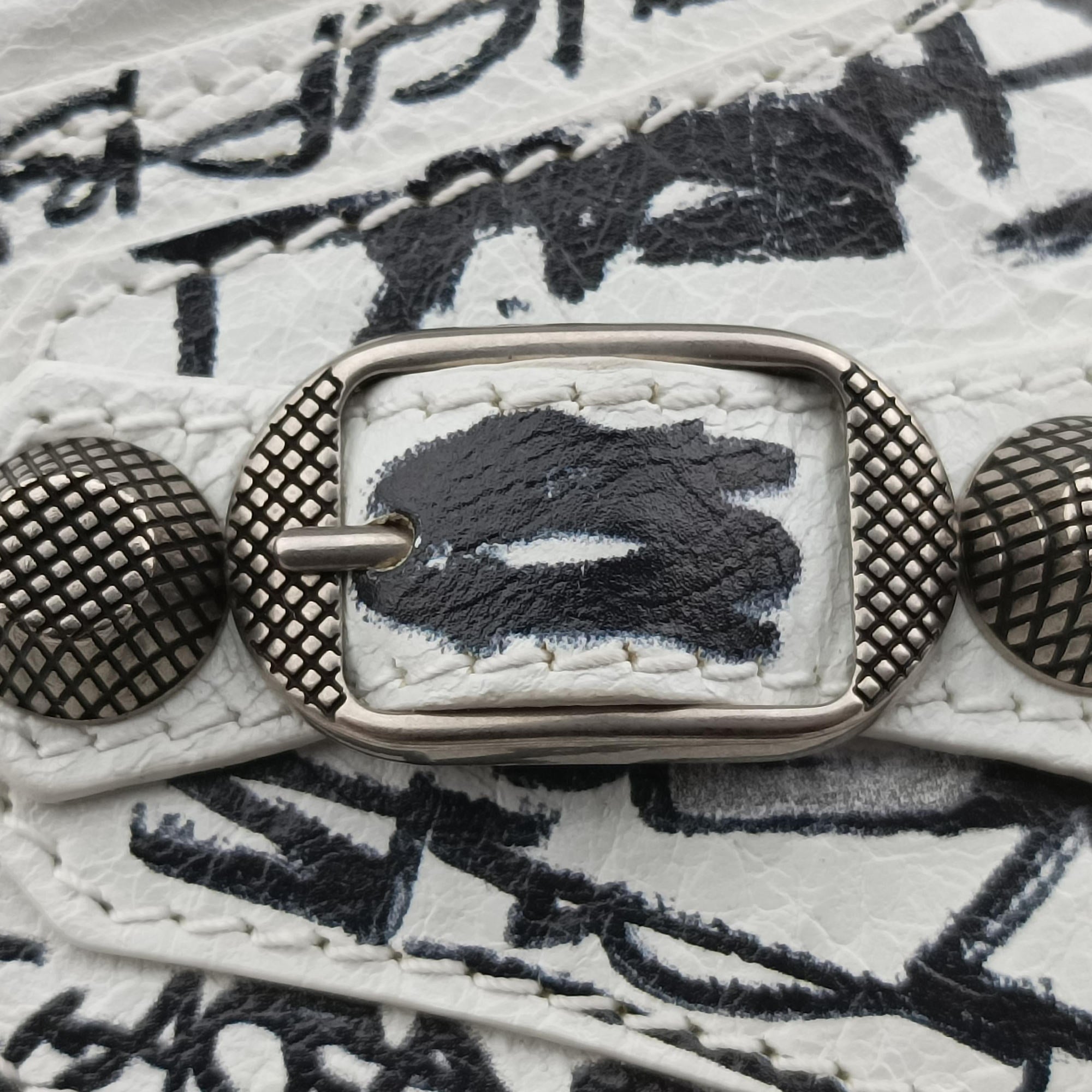 Le Cagole White × Black lambskin 671309.9060.Q.528147ル カゴール ホワイト × ブラック ラムスキン 671309.9060.Q.528147