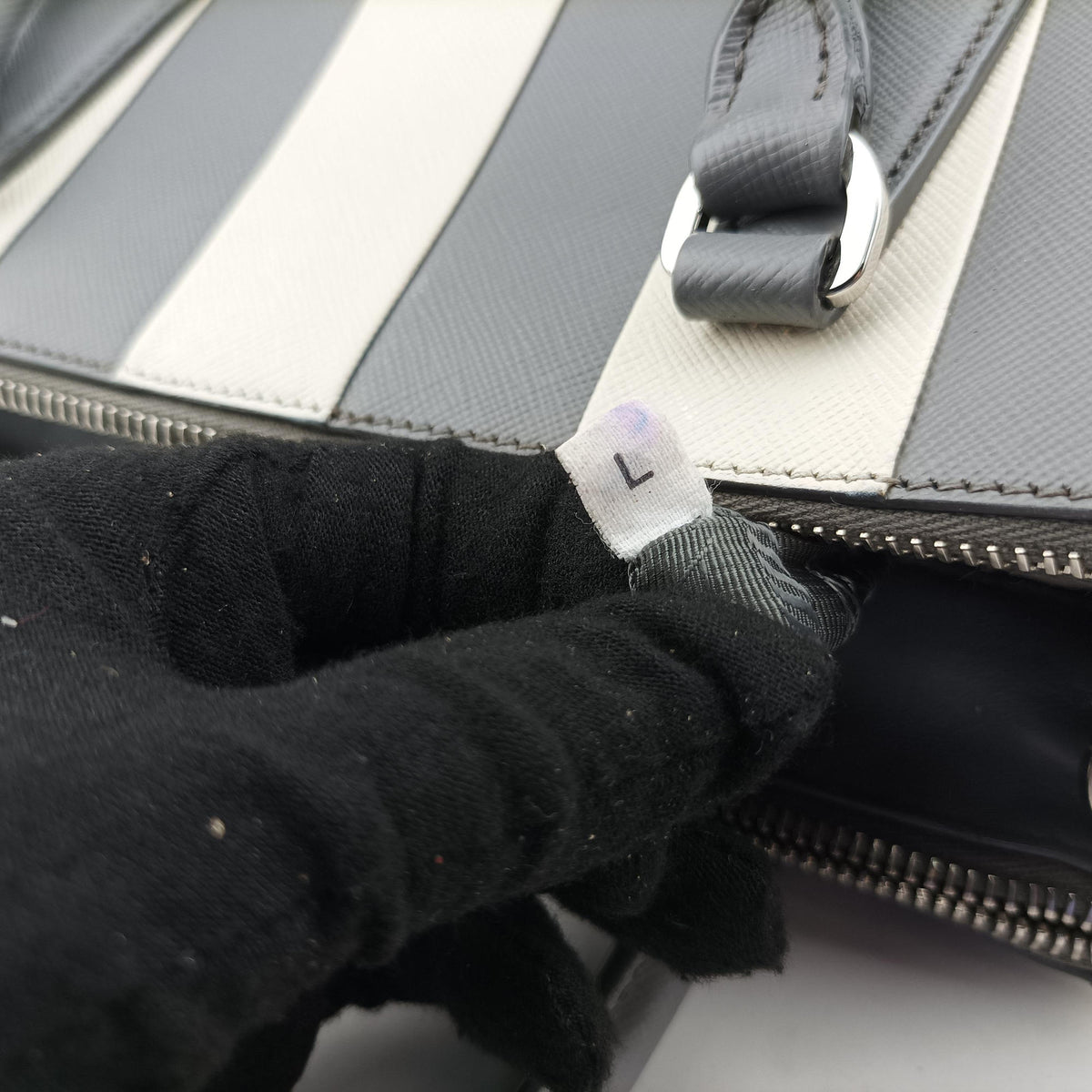 Pre-owned Prada Galleria White× Gray Saffiano Leather  shoulderbag | stylenewstar