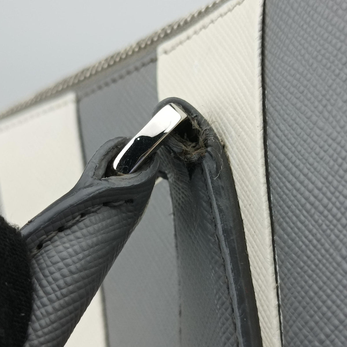 Pre-owned Prada Galleria White× Gray Saffiano Leather  shoulderbag | stylenewstar