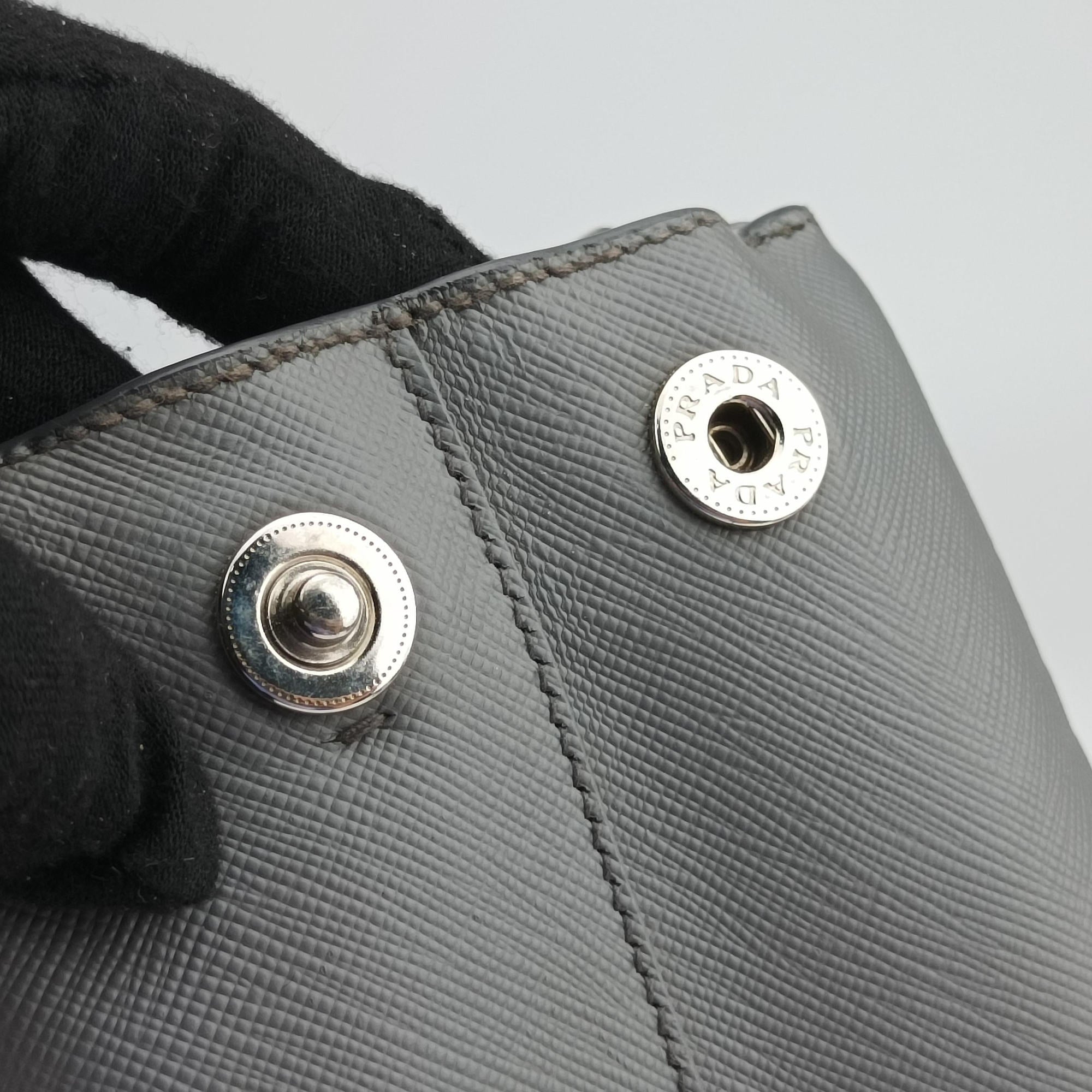 Pre-owned Prada Galleria White× Gray Saffiano Leather  shoulderbag | stylenewstar