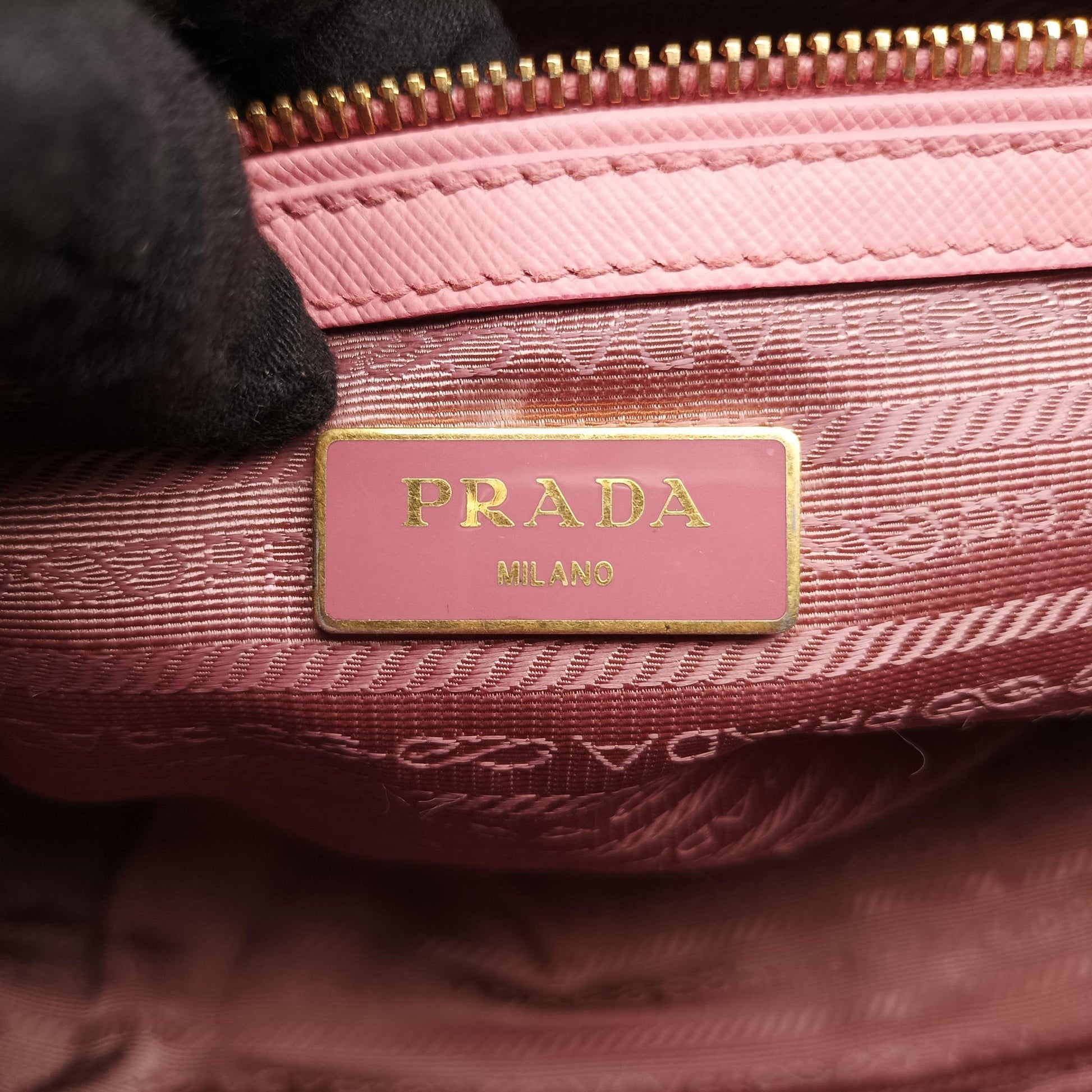 Galleria Pink SAFFIANO Leather BN1786 110 Pガレリア ピンク サフィアーノレザー BN1786 110 P