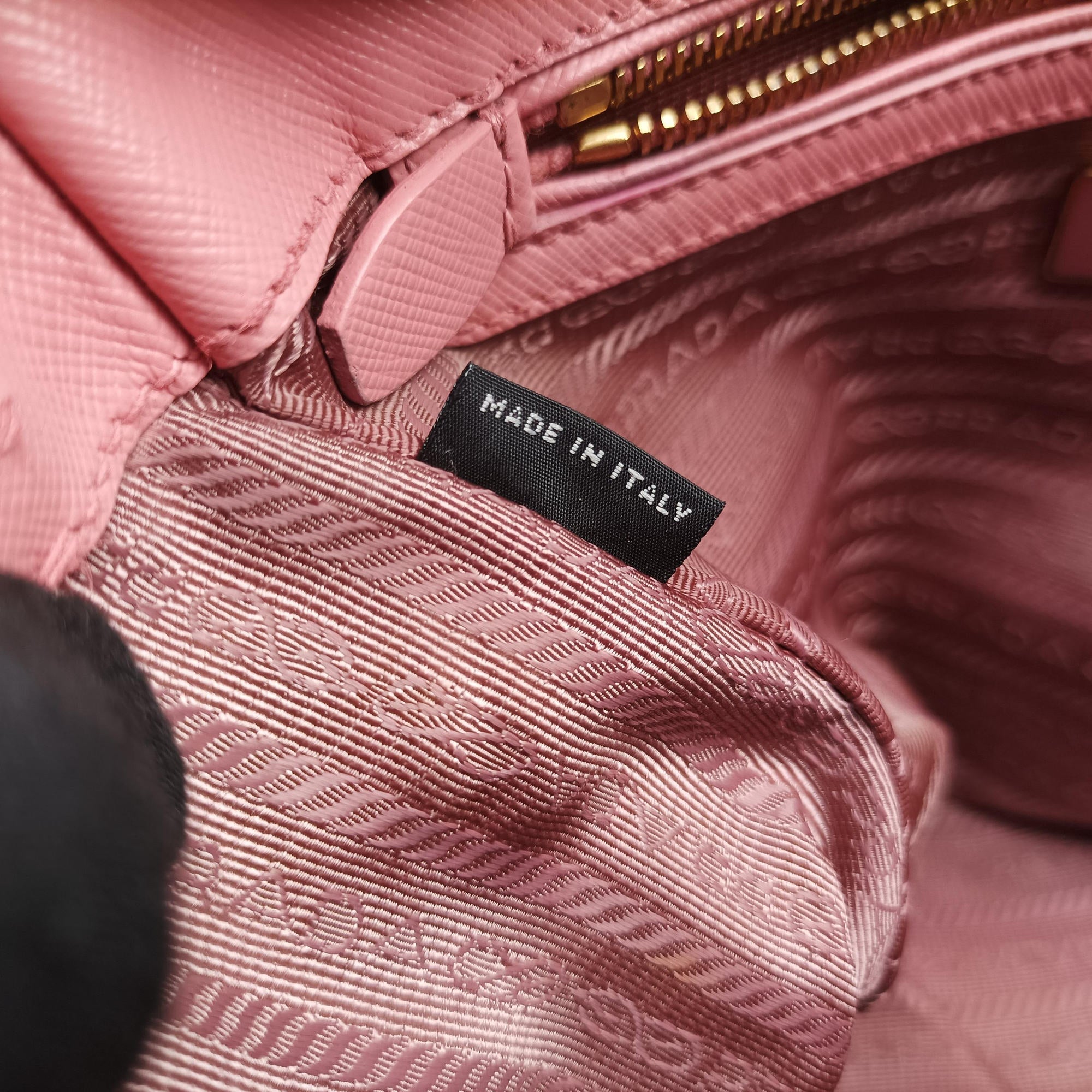 Galleria Pink SAFFIANO Leather BN1786 110 Pガレリア ピンク サフィアーノレザー BN1786 110 P