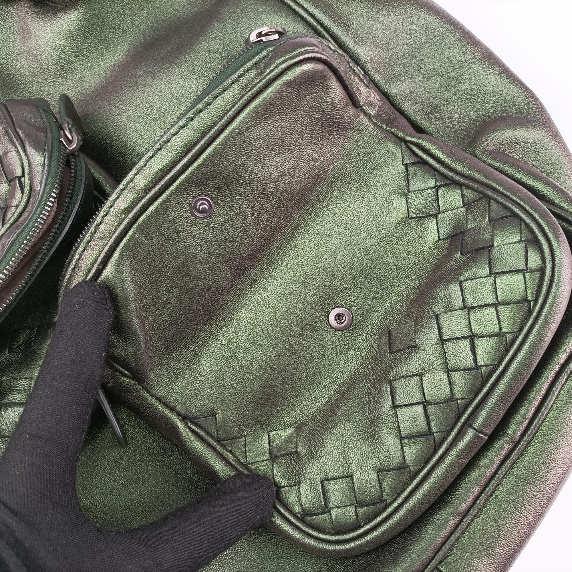 Iridescent Scarabee Iridescent Multi Pocket Tote  Iridescent Green Leather 248520 VP381 3320 EPEV 2010 5026 Aイントレチャート スカラベ マルチポケット イントレチャート トート メタリックグリーン レザー 248520 VP381 3320 EPEV 2010 5026 A