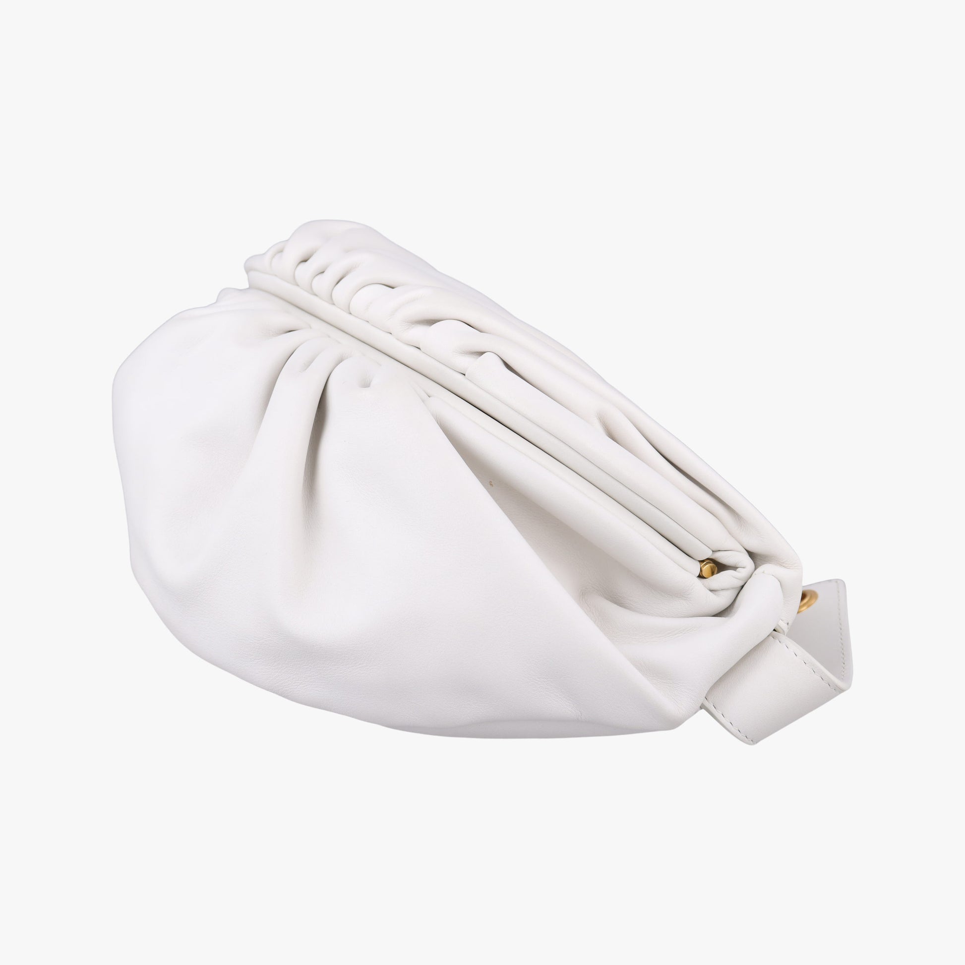 THE Chain Pouch White lambskin P01437586Fザ チェーンポーチ ホワイト ラムスキン P01437586F