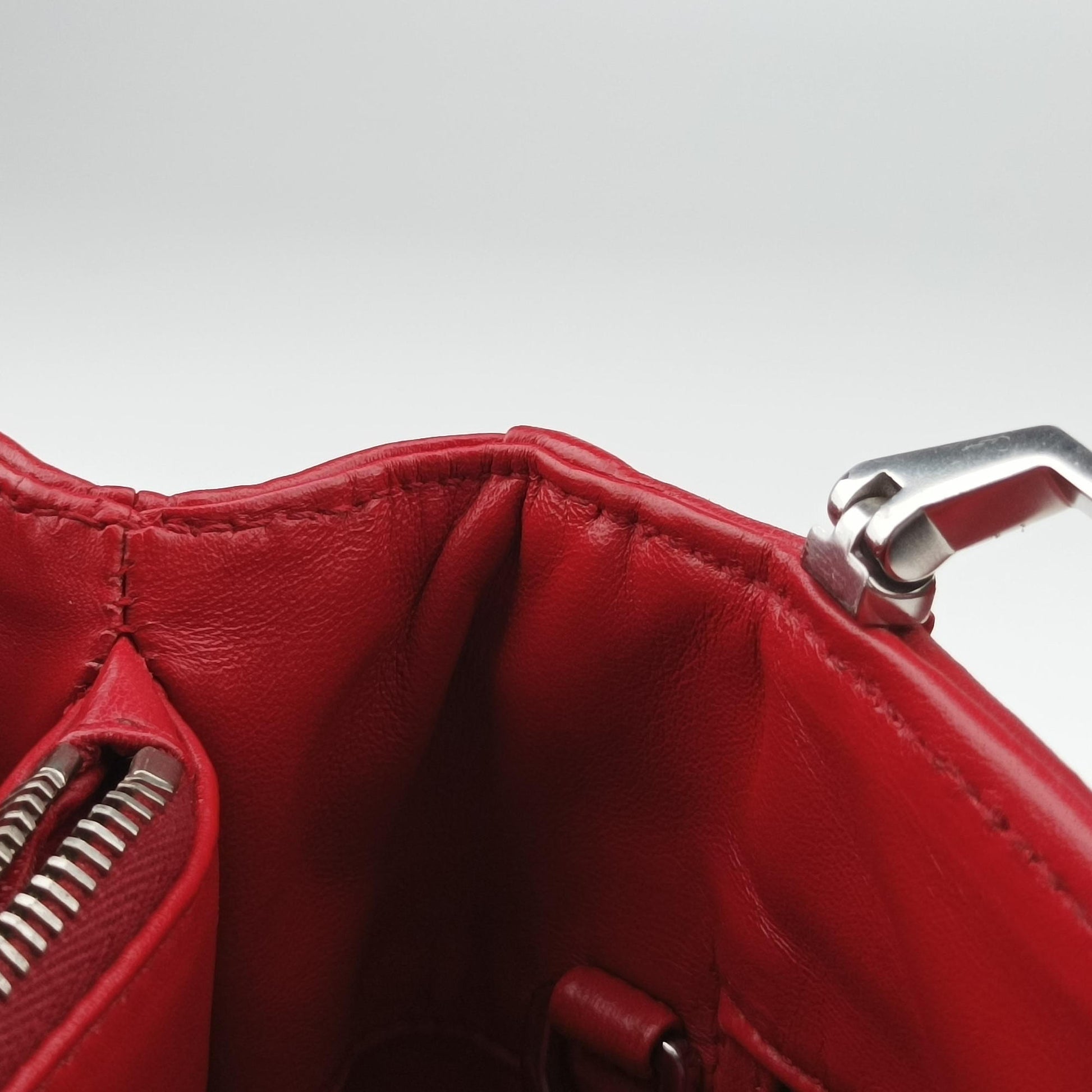 Pre-owned Miu Miu Madras Pink × Red Leather  shoulderbag | stylenewstar