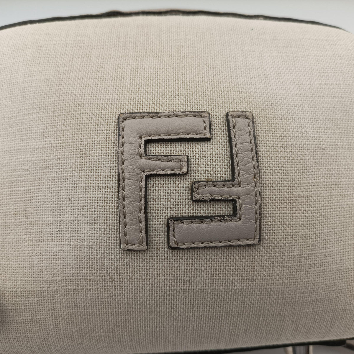 Pre-owned Fendi Travel Beige Canvas ×  Calf Leather 7VA552 shoulderbag | stylenewstar