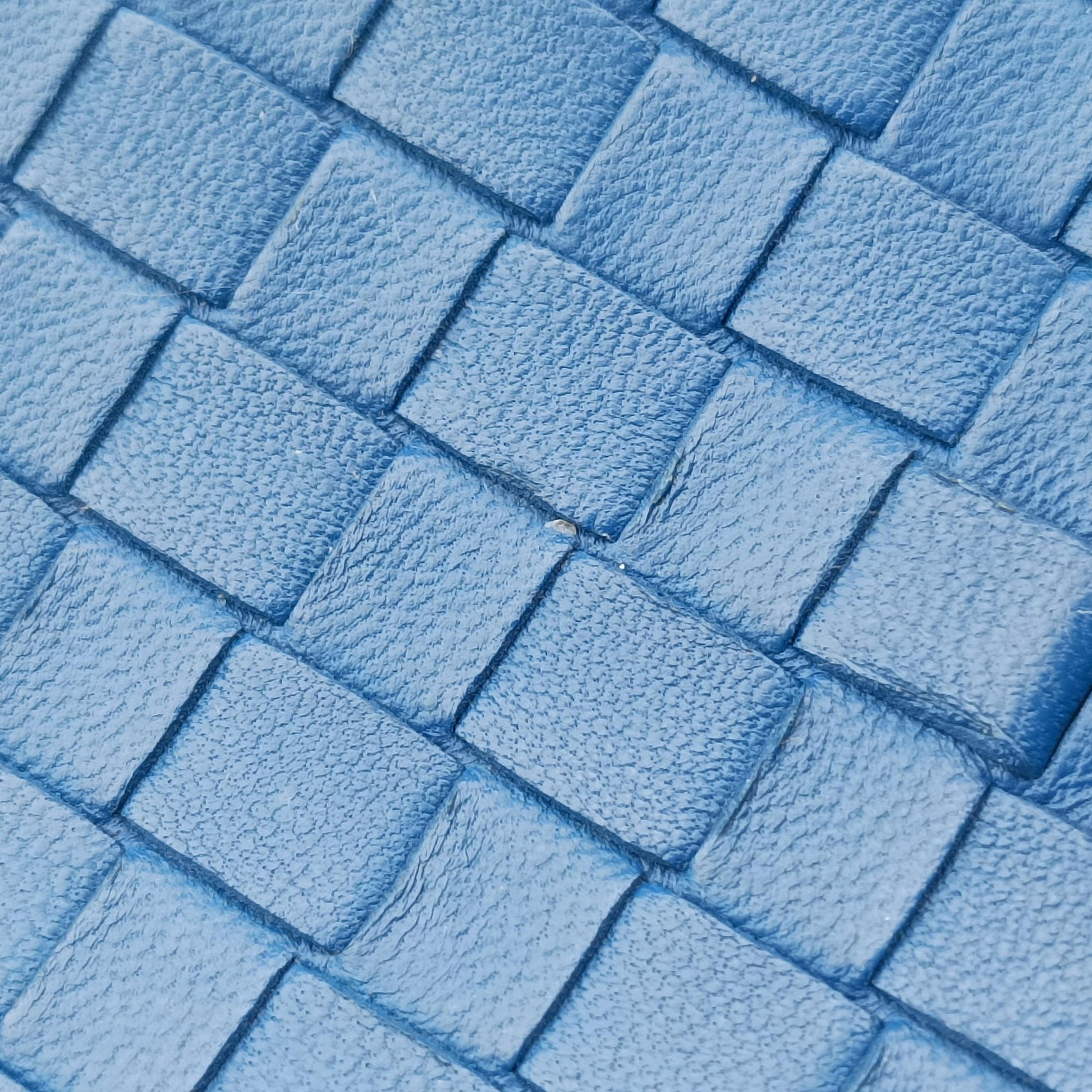 Intrecciato Blue lambskin B05728435Gイントレチャート ブルー ラムスキン B05728435G