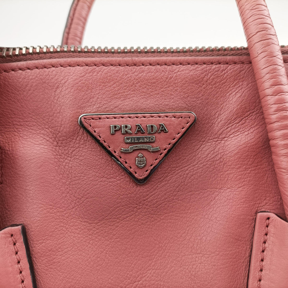 Pre-owned Prada Twin Pocket Winged Tote Pink Leather BN2619 shoulderbag | stylenewstar