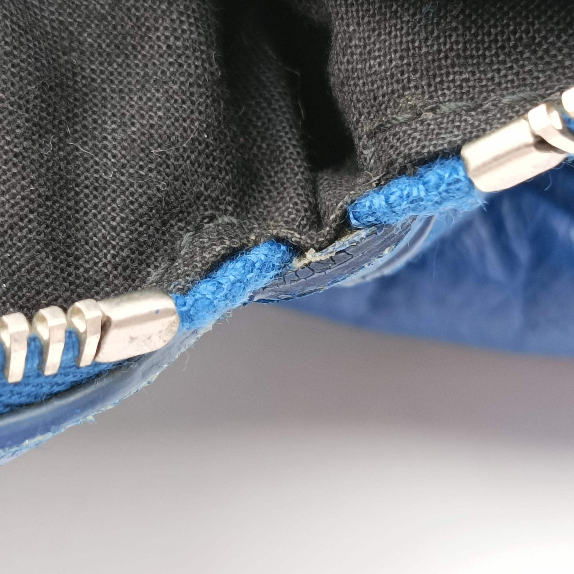 Pre-owned Balenciaga Giant City Blue Lambskin  shoulderbag | stylenewstar