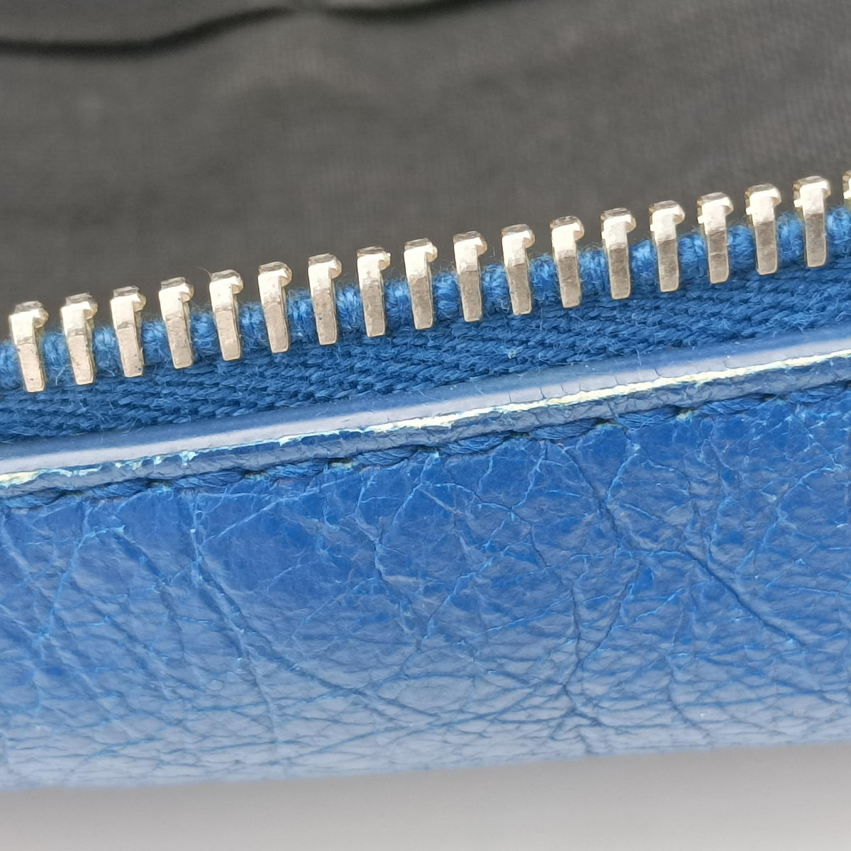 Pre-owned Balenciaga Giant City Blue Lambskin  shoulderbag | stylenewstar