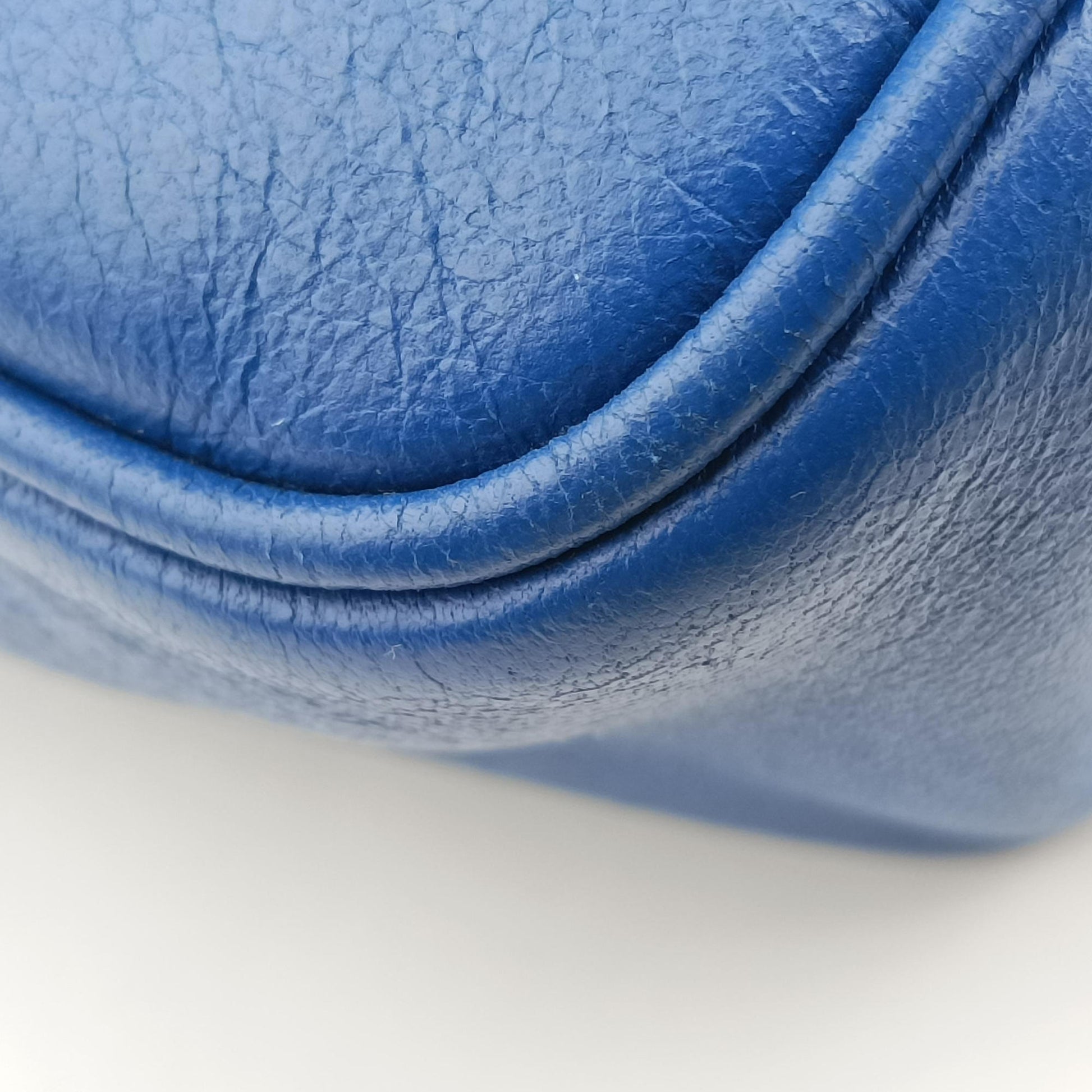 Pre-owned Balenciaga Giant City Blue Lambskin  shoulderbag | stylenewstar