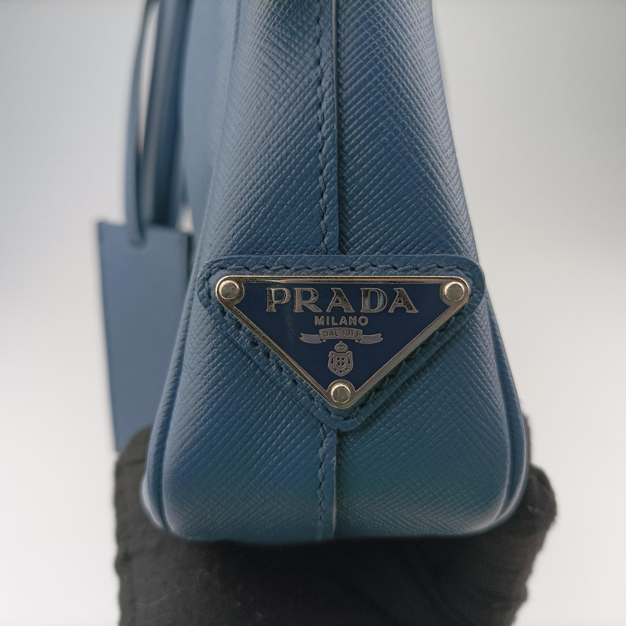 business bag briefcase Blue SAFFIANO Leather 2VE363 7/Iビジネスバッグ ブリーフケース ブルー サフィアーノレザー 2VE363 7/I