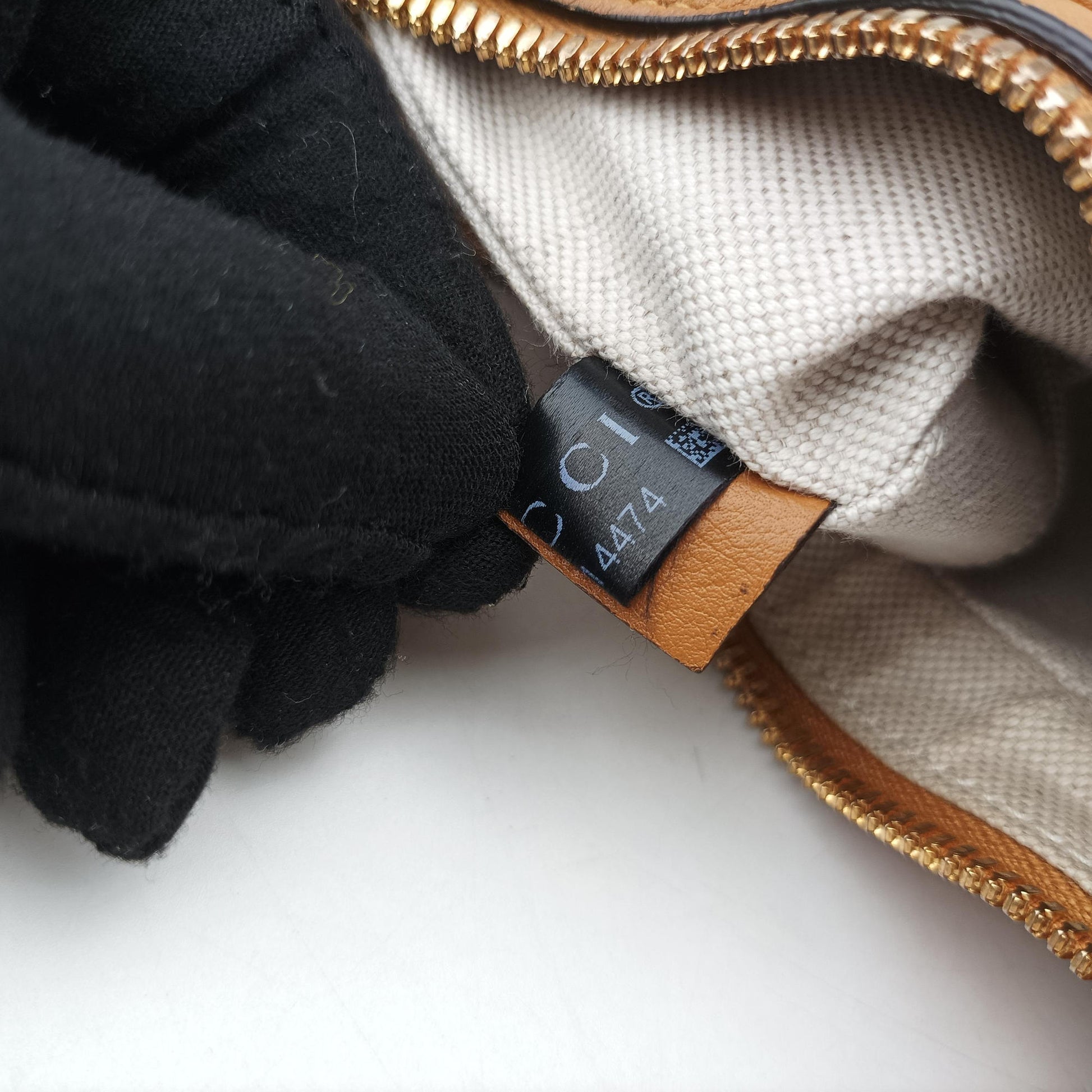 Attache G-Shaped Hook Brown leather 699409 I038614474アタッシュ Gフック ブラウン レザー 699409 I038614474