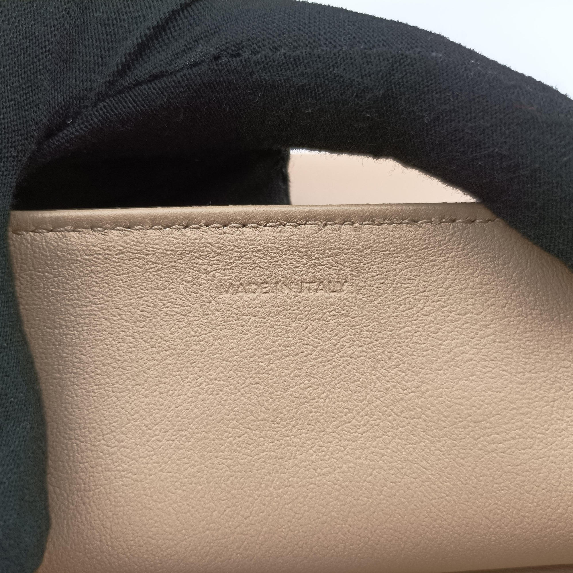 Taboo Medium Beige leather 196583 U-CU-0282タブー ミディアム ベージュ レザー 196583 U-CU-0282