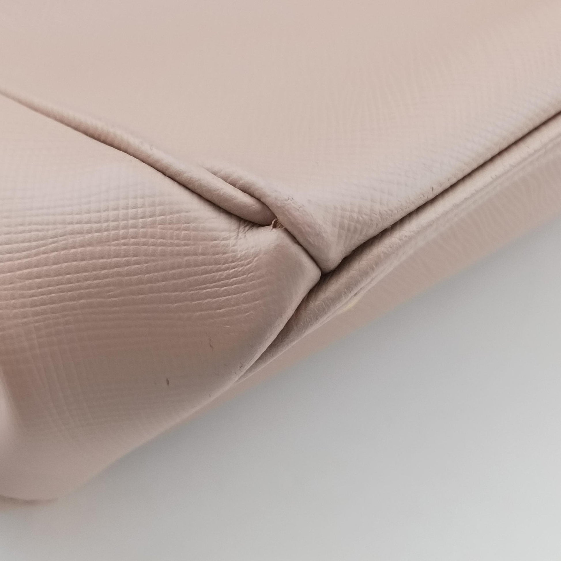 Galleria Pink SAFFIANO Leather BN1786 31/Jガレリア ピンク サフィアーノレザー BN1786 31/J