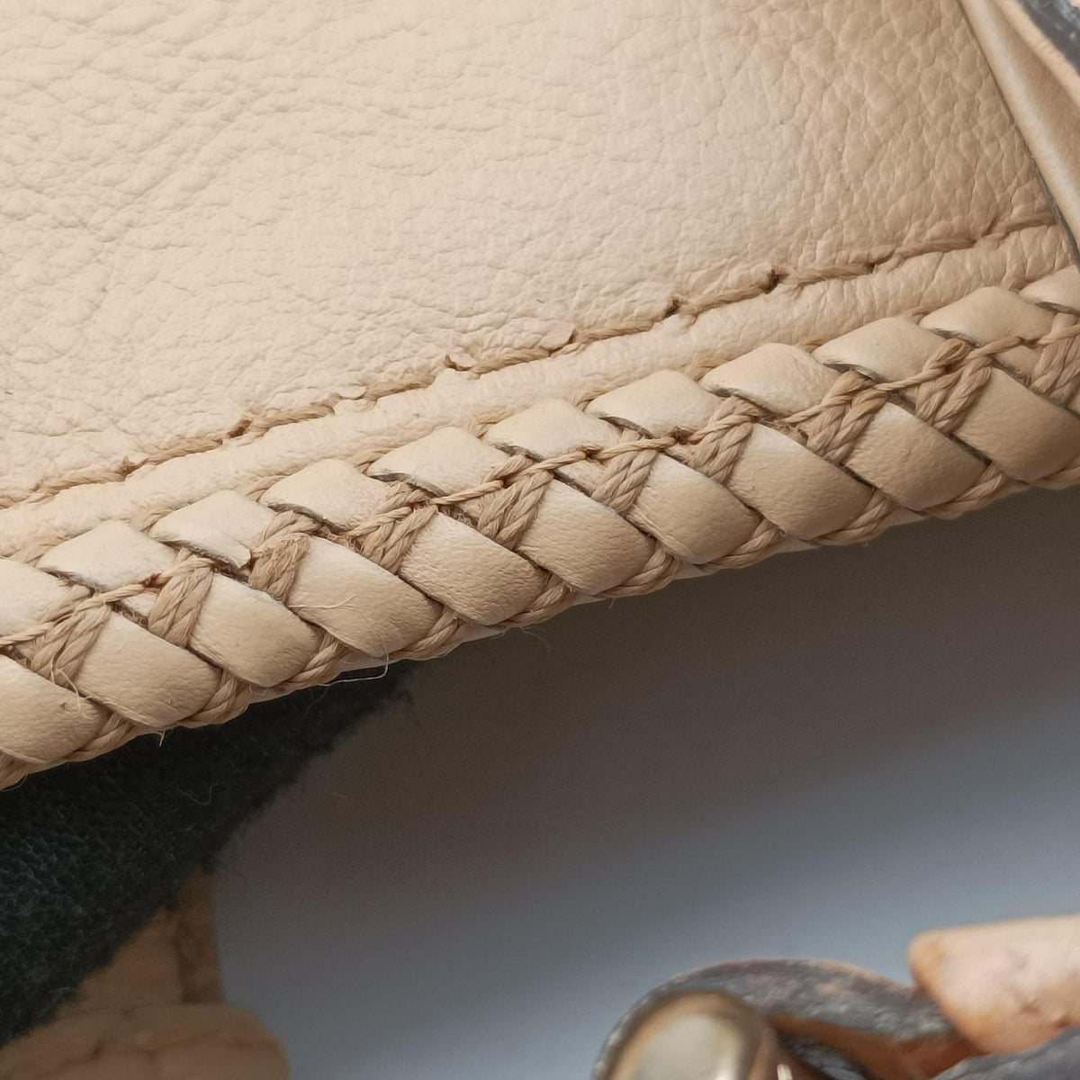 Marrakech Beige Leather 257021 C011091645マラケシュ Gチャーム ベージュ レザー 257021 C011091645