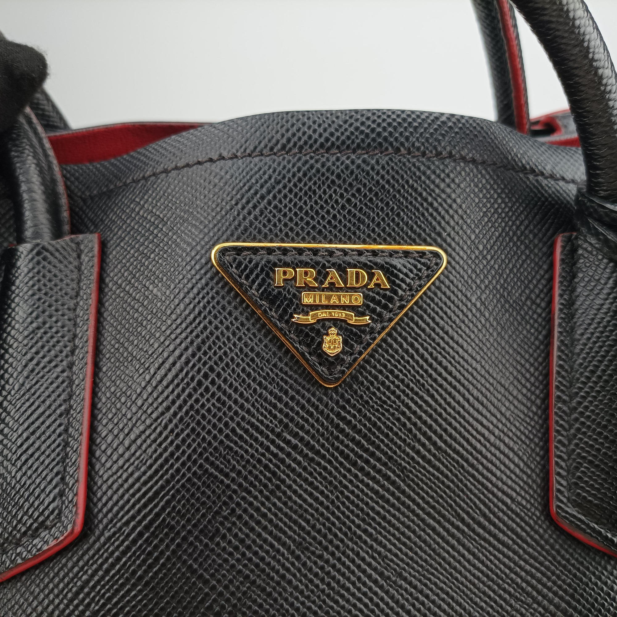 Vintage Prada Double Cuir Black SAFFIANO Leather B2756T handbag | stylenewstar