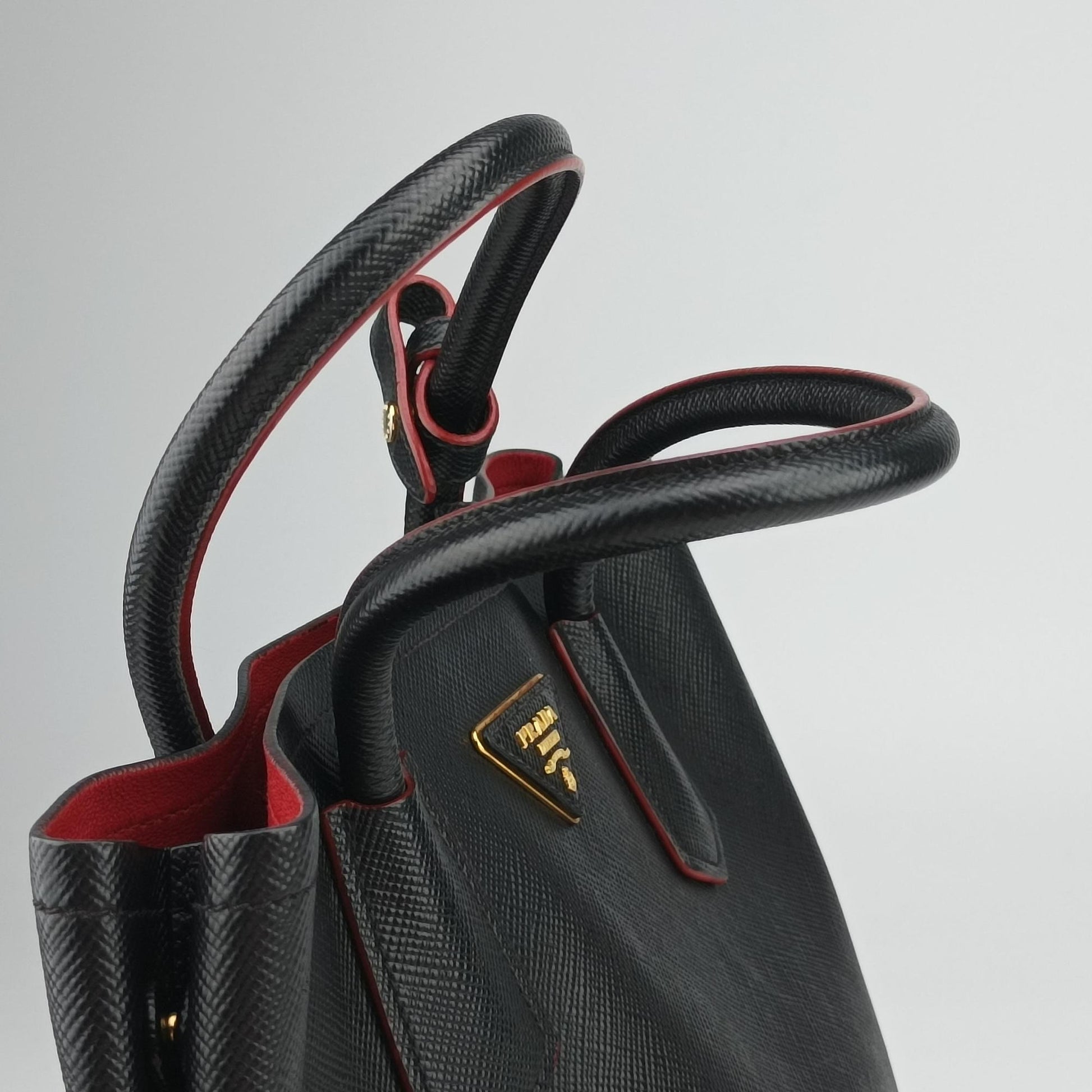Vintage Prada Double Cuir Black SAFFIANO Leather B2756T handbag | stylenewstar