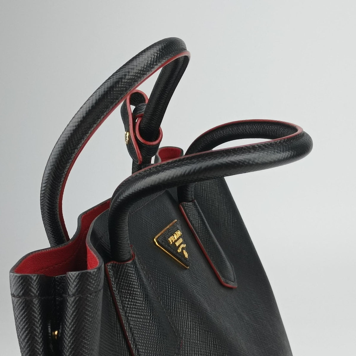 Vintage Prada Double Cuir Black SAFFIANO Leather B2756T handbag | stylenewstar