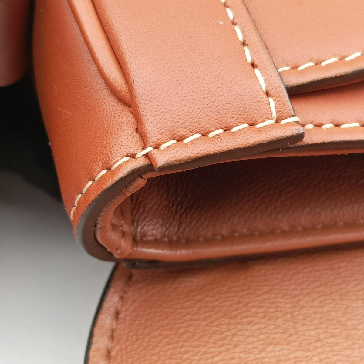 Besace 16 Small Brown Leather W-SL-2 U-GM-1119ベサス16スモール ブラウン レザー W-SL-2 U-GM-1119