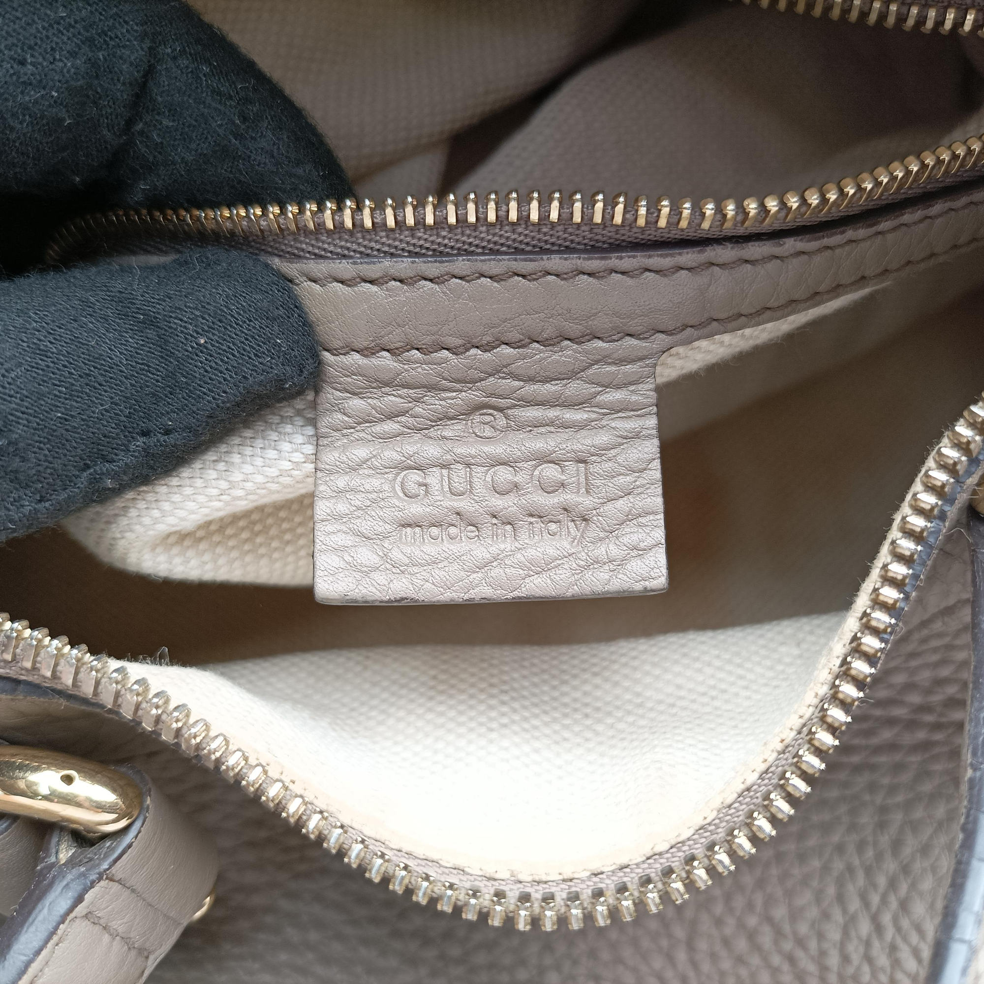 Pre-owned Gucci Soho Cerarus Grey Leather 282302 handbag | stylenewstar