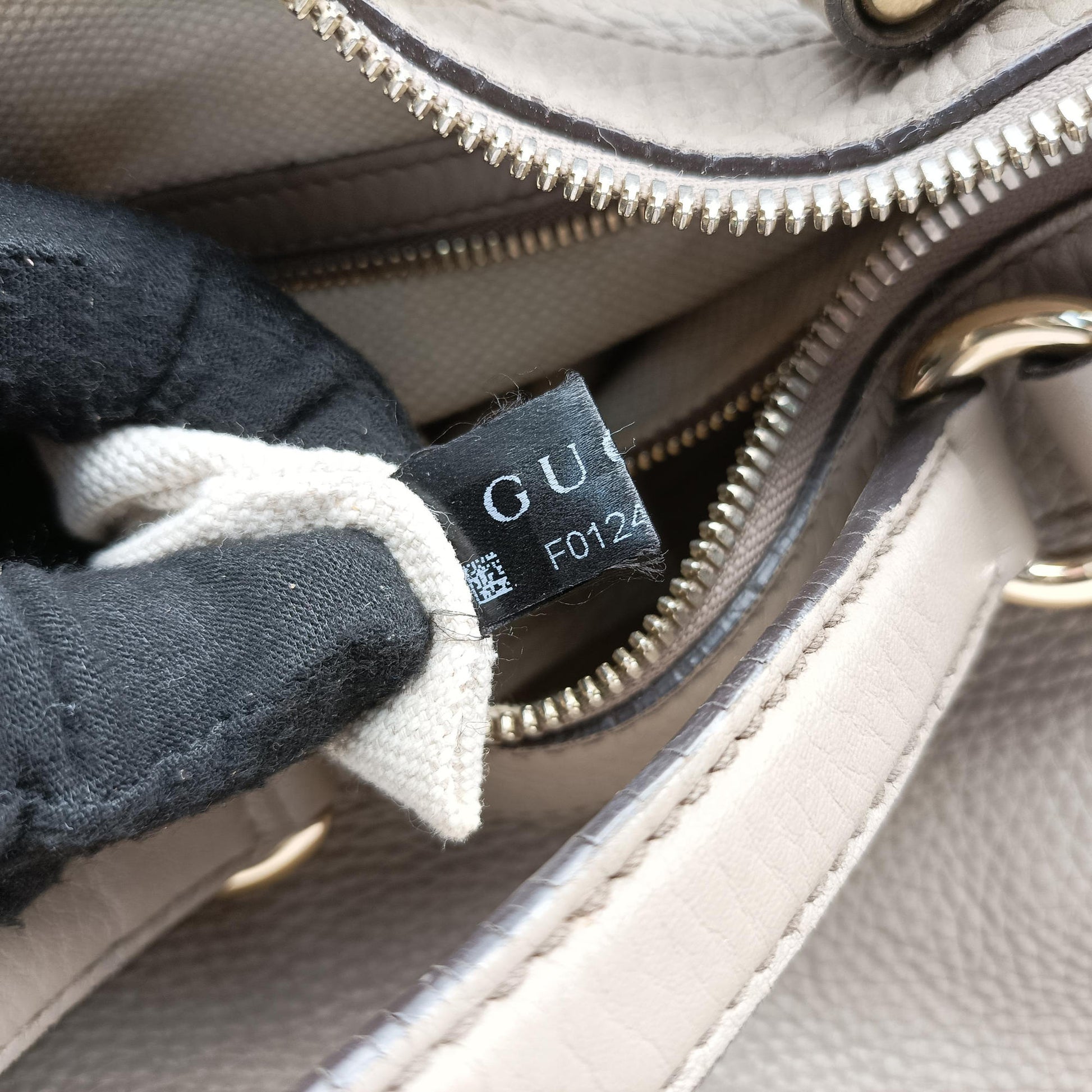 Pre-owned Gucci Soho Cerarus Grey Leather 282302 handbag | stylenewstar