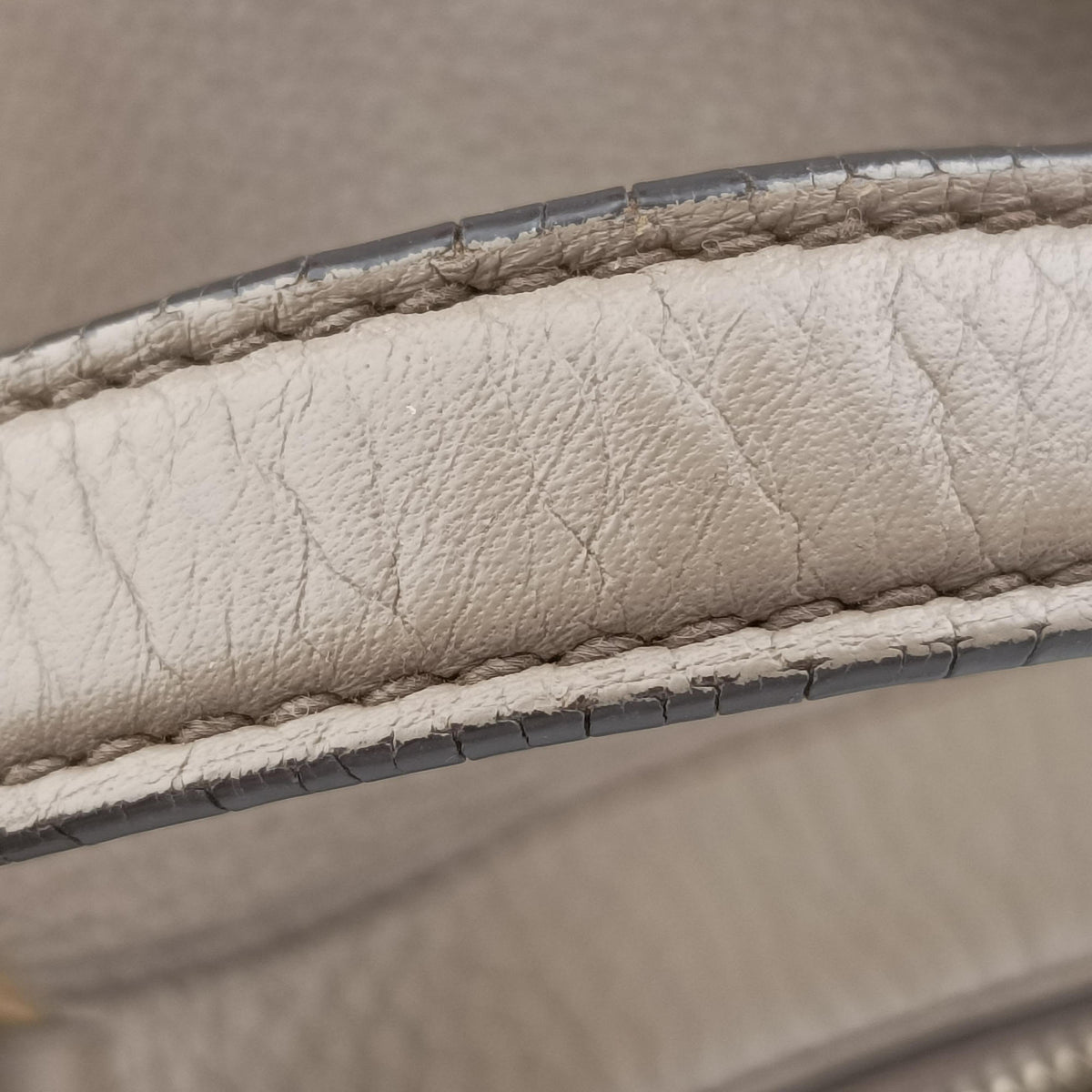 Pre-owned Gucci Soho Cerarus Grey Leather 282302 handbag | stylenewstar