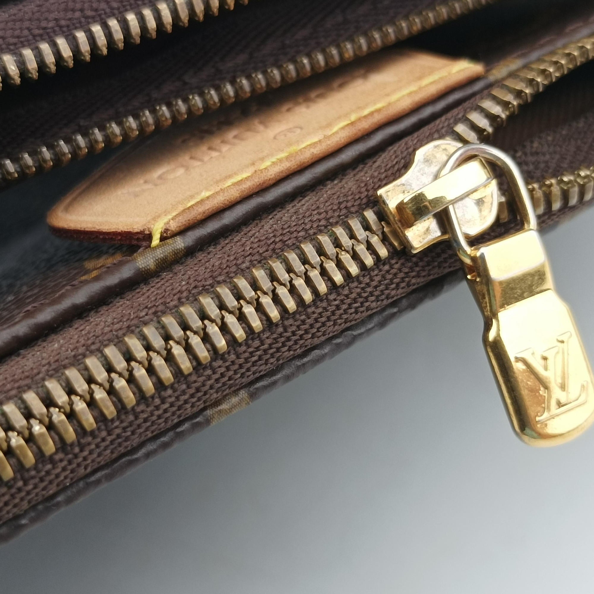Pre-owned Louis Vuitton Multi Pochette Accessoir brown×khaki Monogram Canvas M44813 shoulderbag | stylenewstar