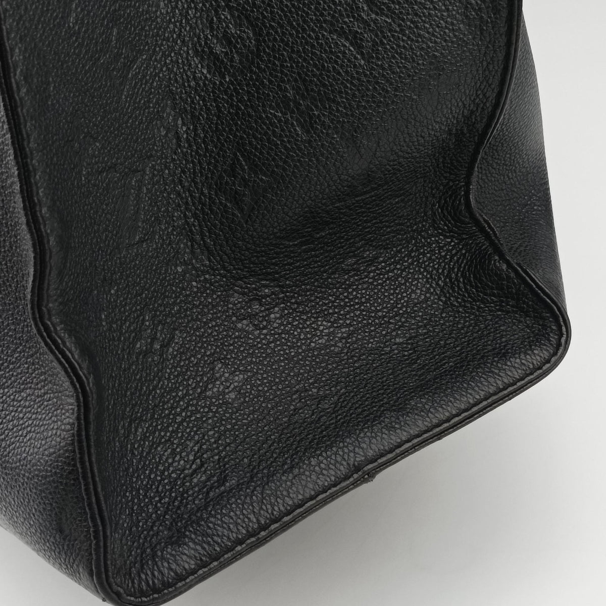Pre-owned Louis Vuitton OnTheGo GM Noir Monogram Empreinte Giant M44925 shoulderbag | stylenewstar
