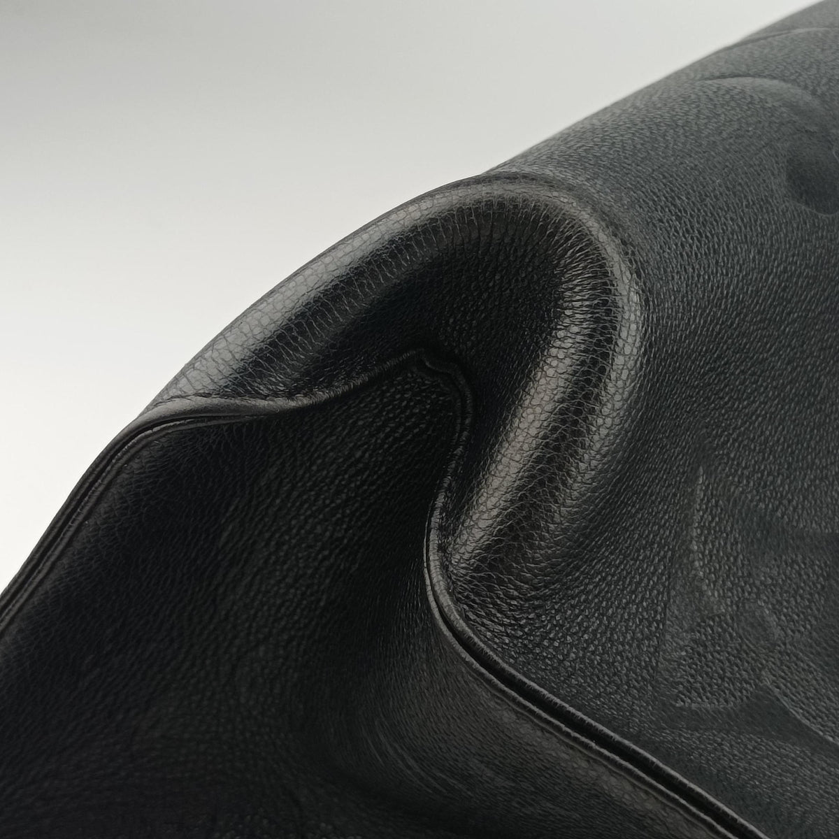 Pre-owned Louis Vuitton OnTheGo GM Noir Monogram Empreinte Giant M44925 shoulderbag | stylenewstar