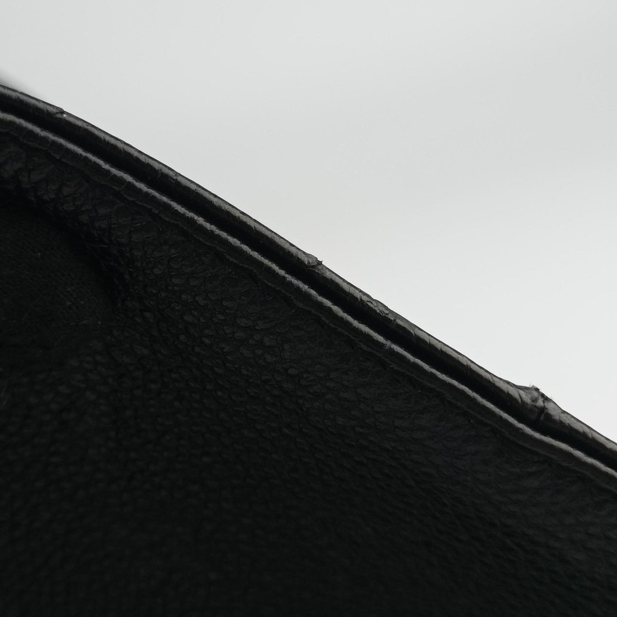 Pre-owned Louis Vuitton OnTheGo GM Noir Monogram Empreinte Giant M44925 shoulderbag | stylenewstar