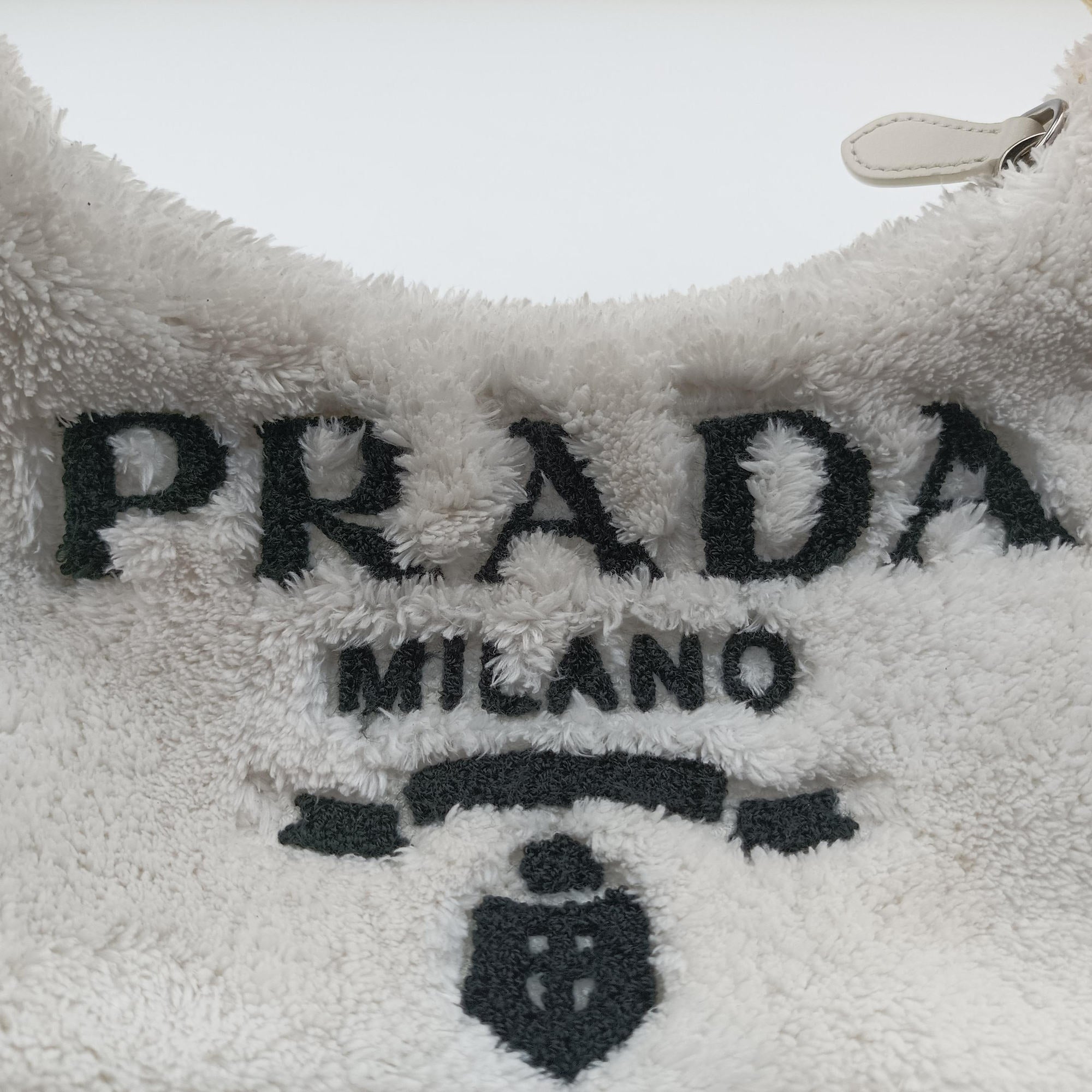 Pre-owned Prada Re-Edition2000 White Terry cloth 1NE515 handbag | stylenewstar